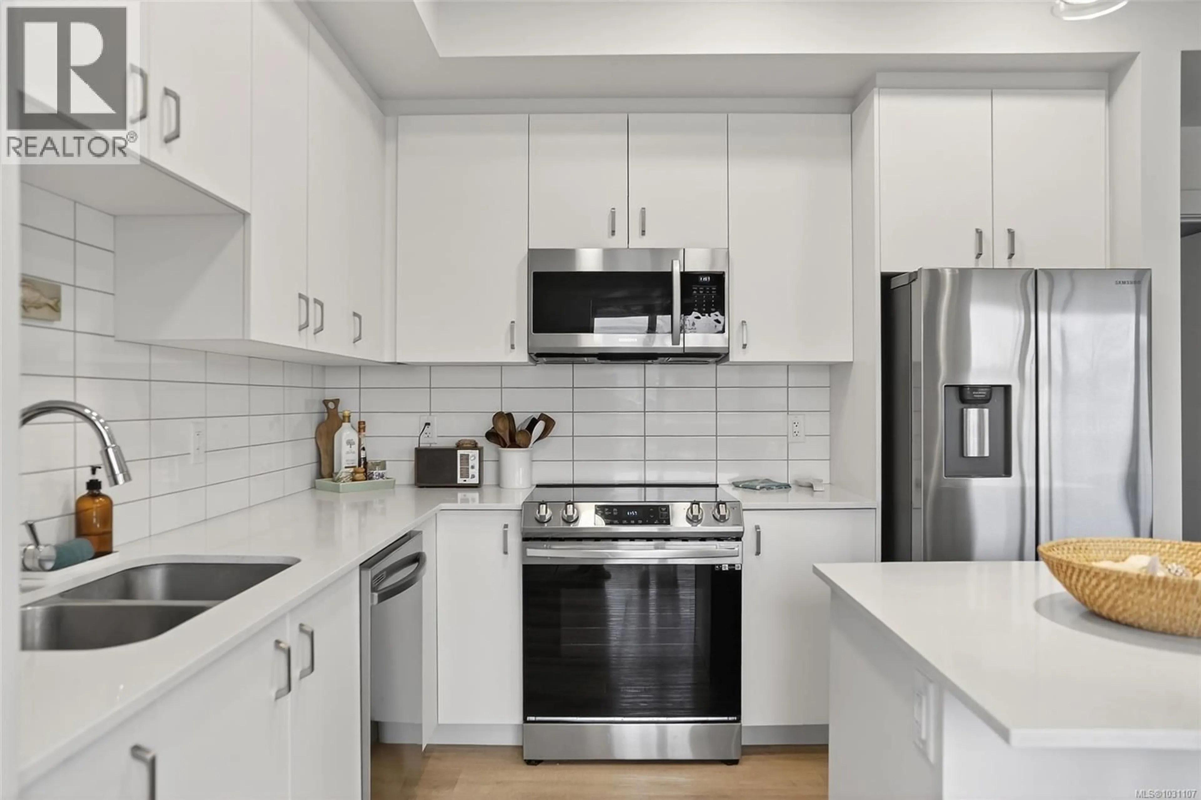 Standard kitchen, ceramic/tile floor for 202 - 120 JENSEN AVENUE EAST, Parksville British Columbia V9P0H6