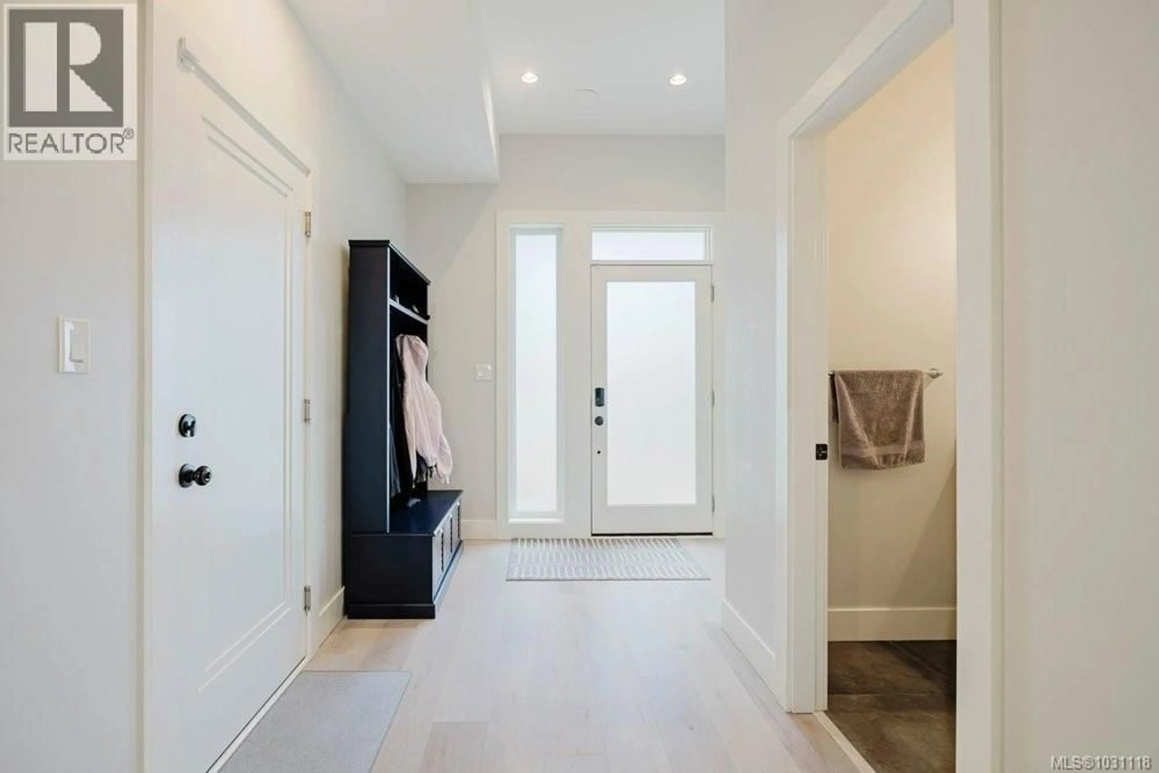 Indoor entryway for 2399 AZURITE CRESCENT, Langford British Columbia V9B0T9