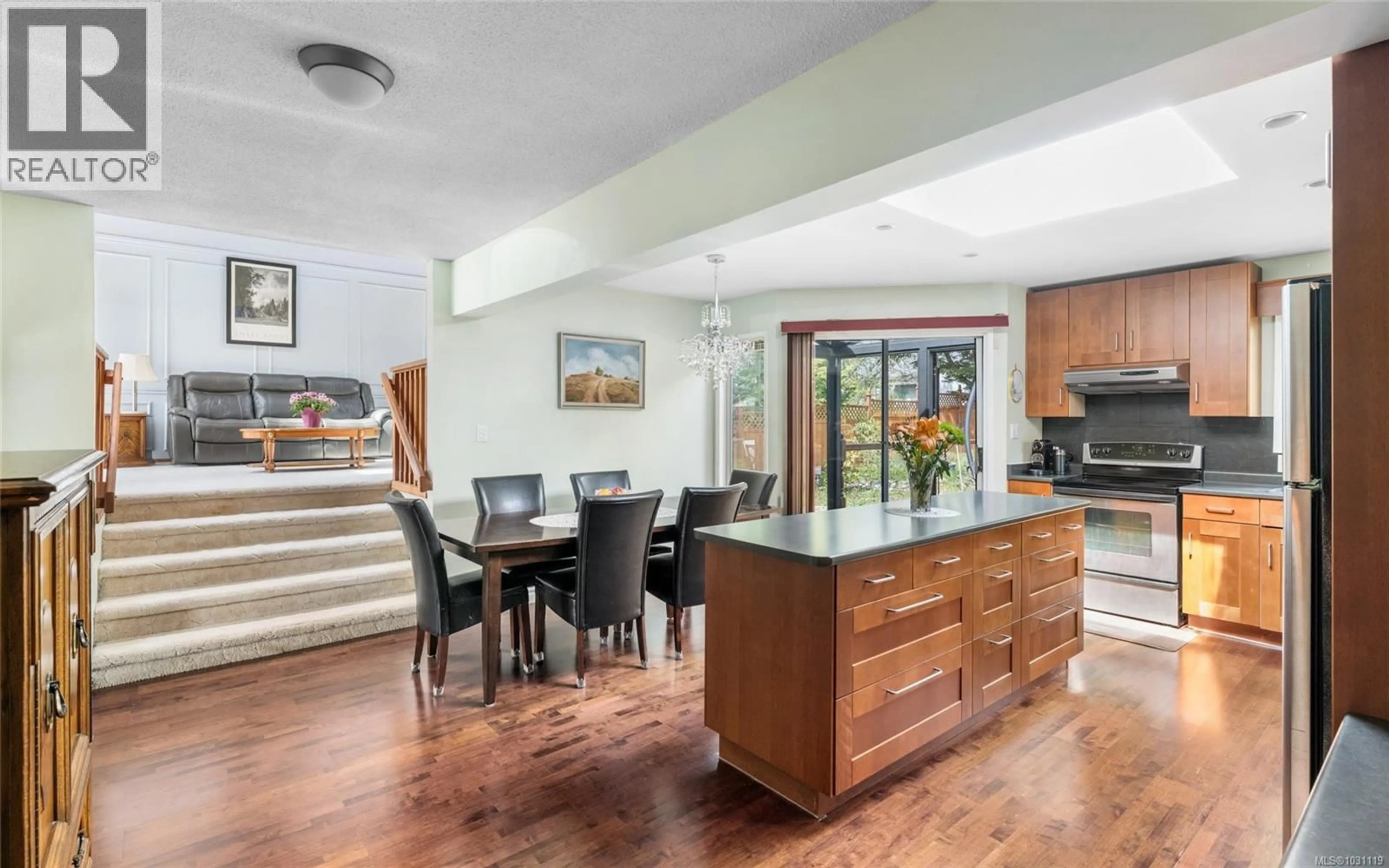 Open concept kitchen, unknown for 2324 CRANMORE ROAD, Oak Bay British Columbia V8R1Z4