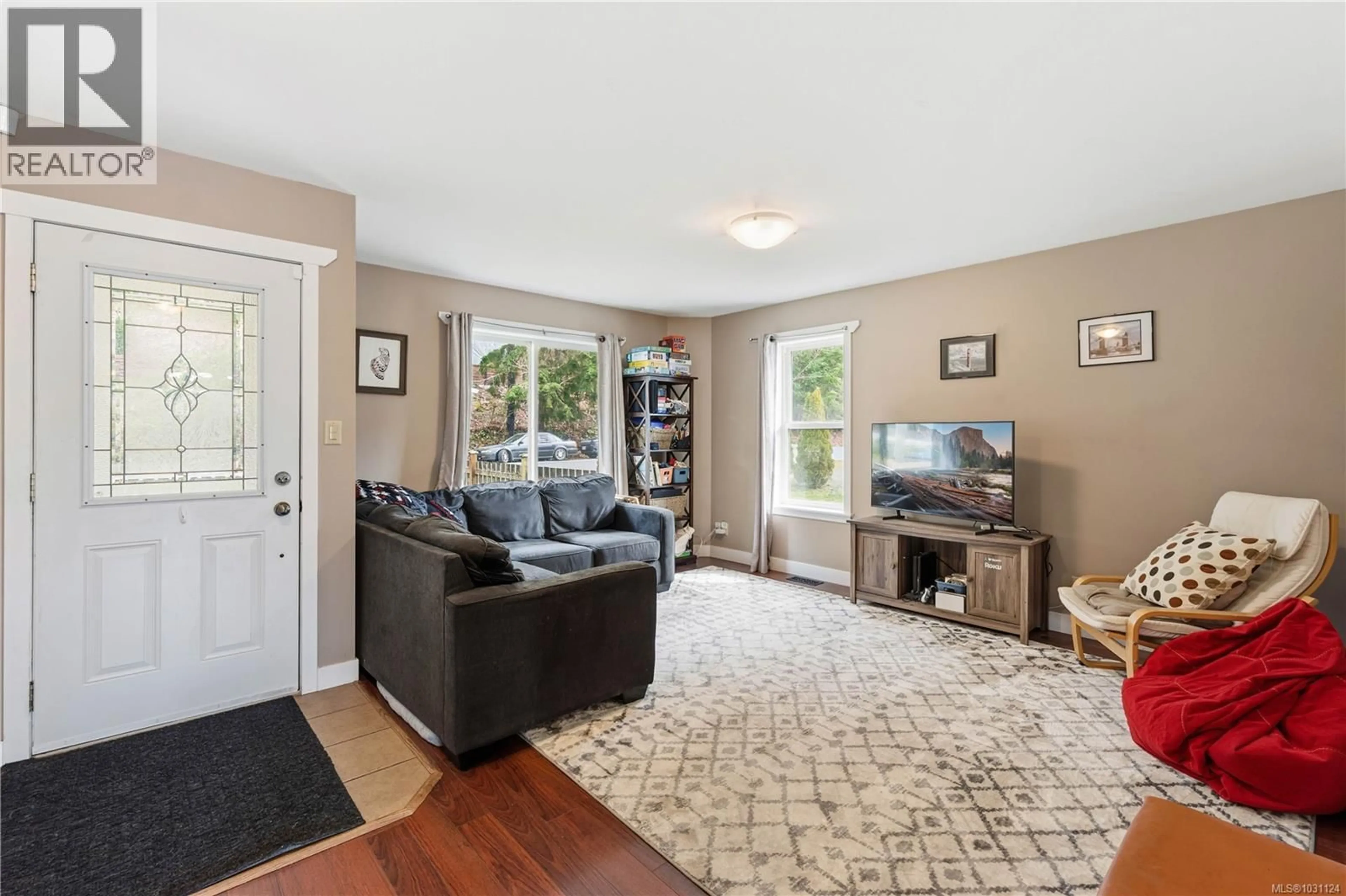 Living room with furniture, unknown for 2185 DICK AVENUE, Nanaimo British Columbia V9X1R6