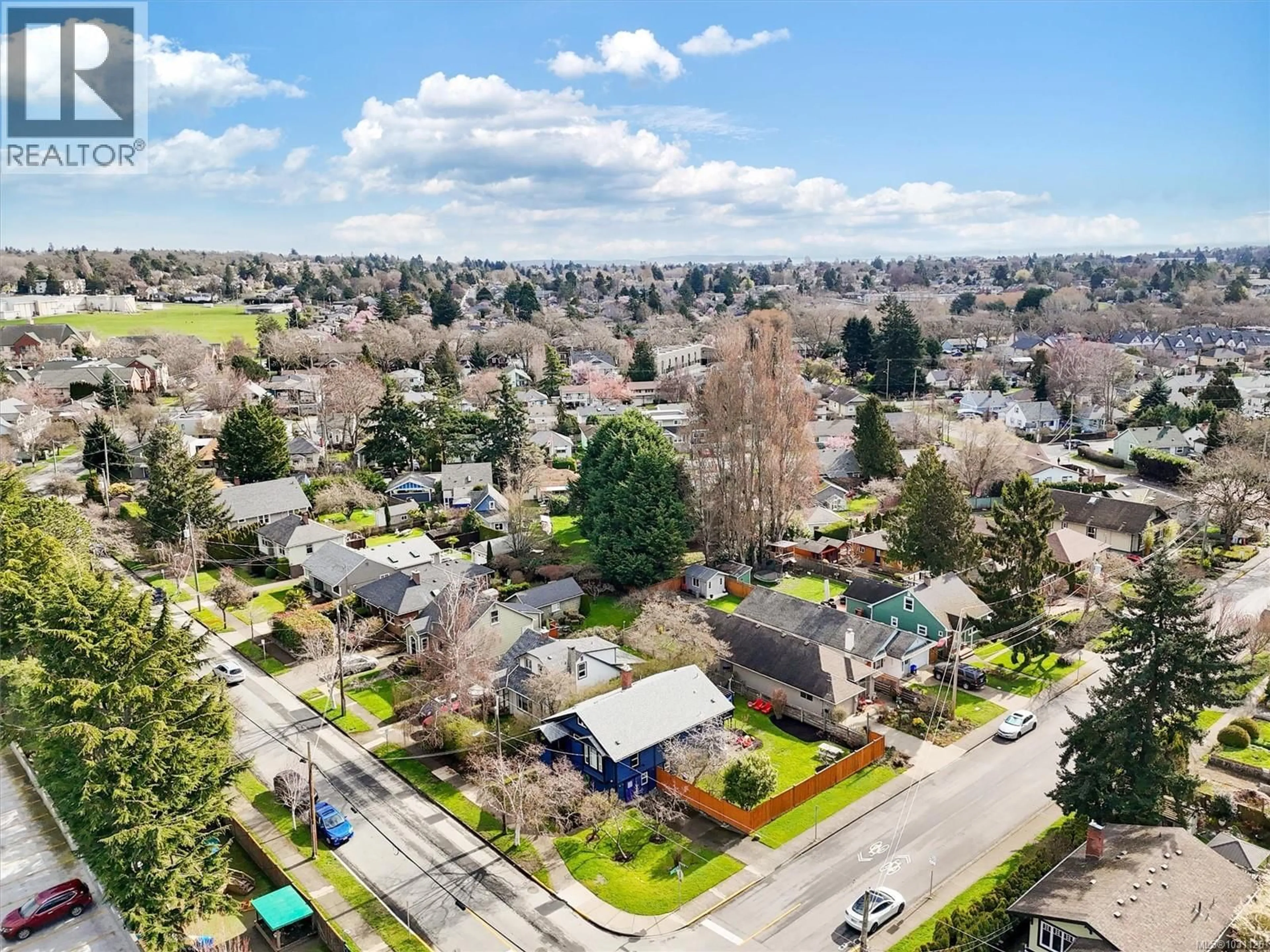 A pic from outside/outdoor area/front of a property/back of a property/a pic from drone, street for 1603 MYRTLE AVENUE, Victoria British Columbia V8R2Z9