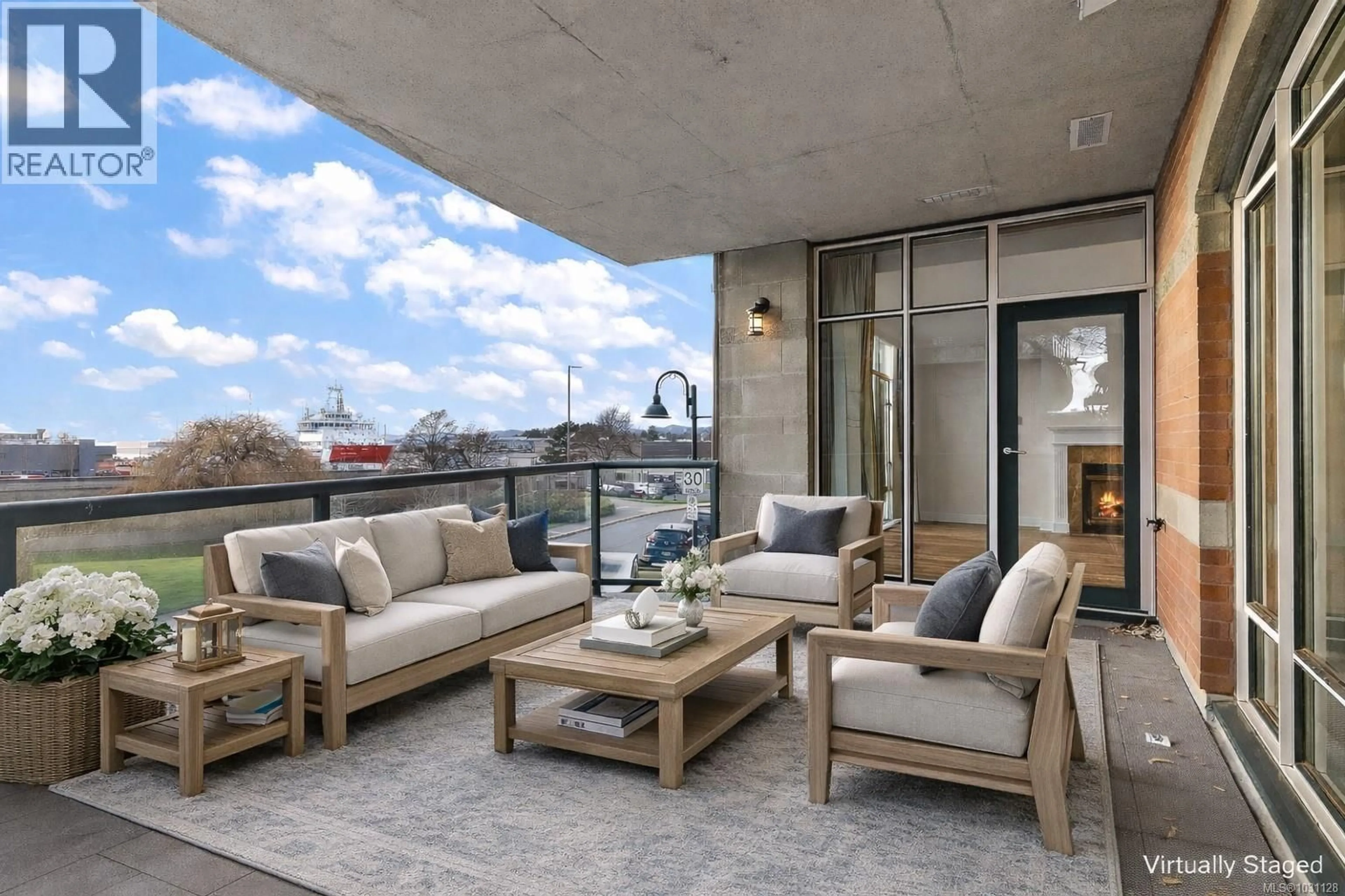 Living room with furniture, cement floor for 330 - 21 DALLAS ROAD, Victoria British Columbia V8V4Z9