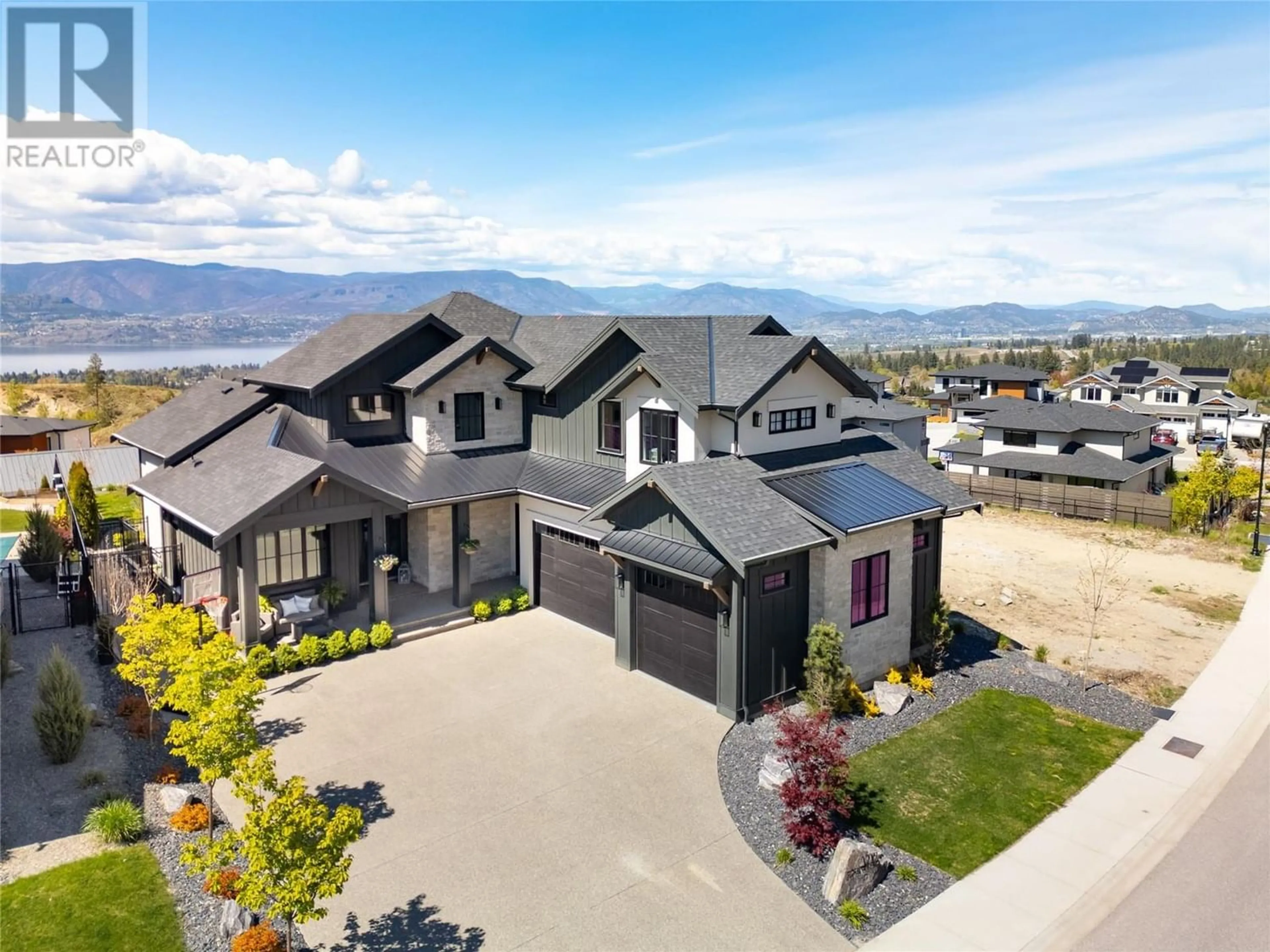 Frontside or backside of a home for 1717 Fawn Run Drive, Kelowna British Columbia V1W5N9