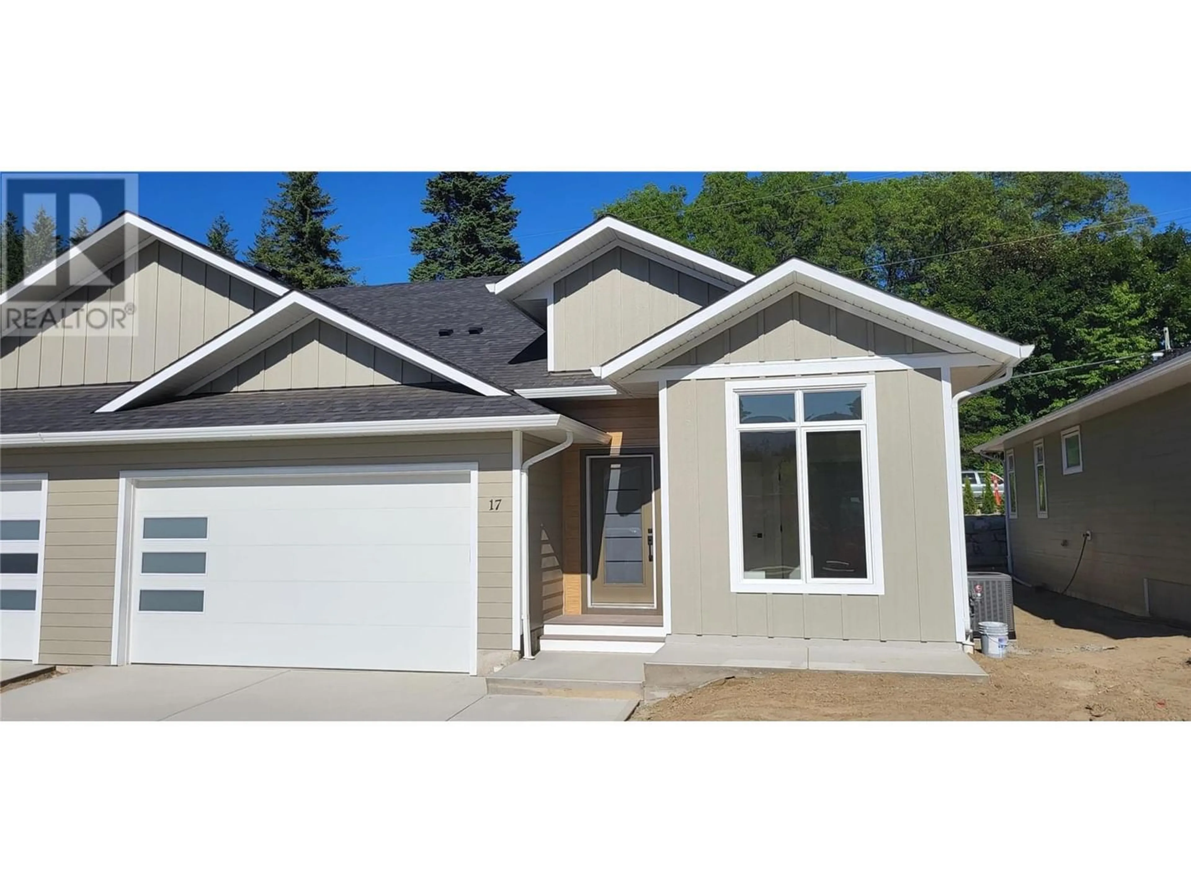 Home with vinyl exterior material, street for 231 20 Street NE Unit# 17, Salmon Arm British Columbia V1e2z7