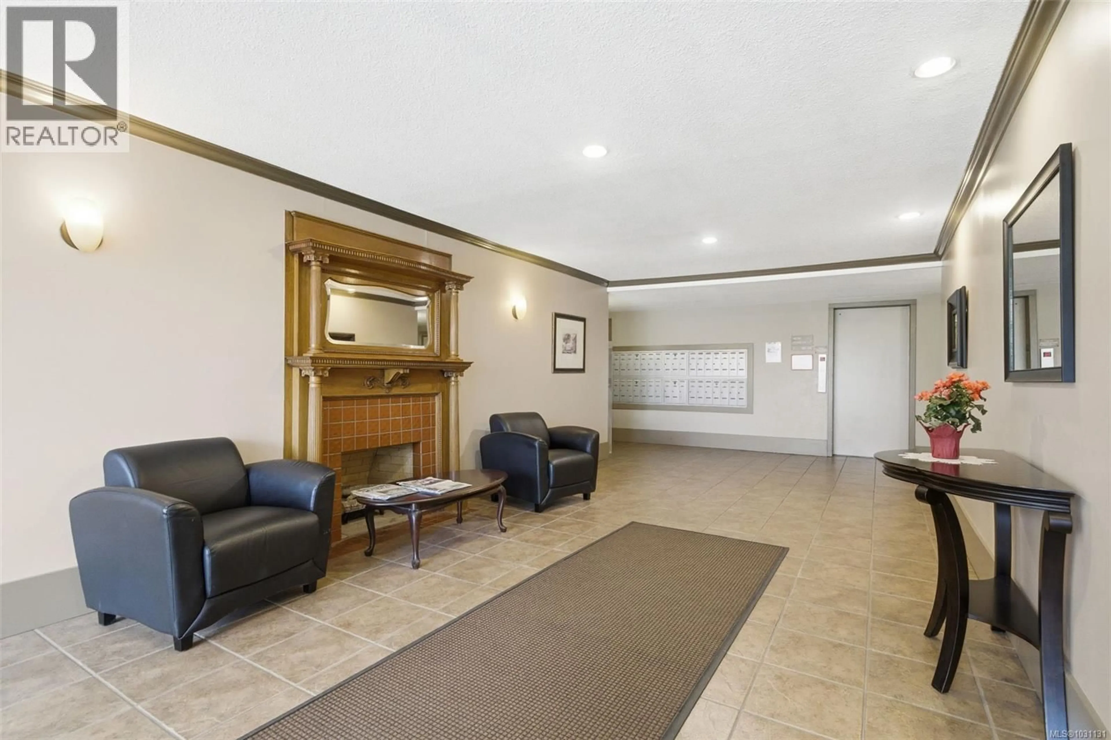 Lobby for 410 - 2100 GRANITE STREET, Oak Bay British Columbia V8S3G7