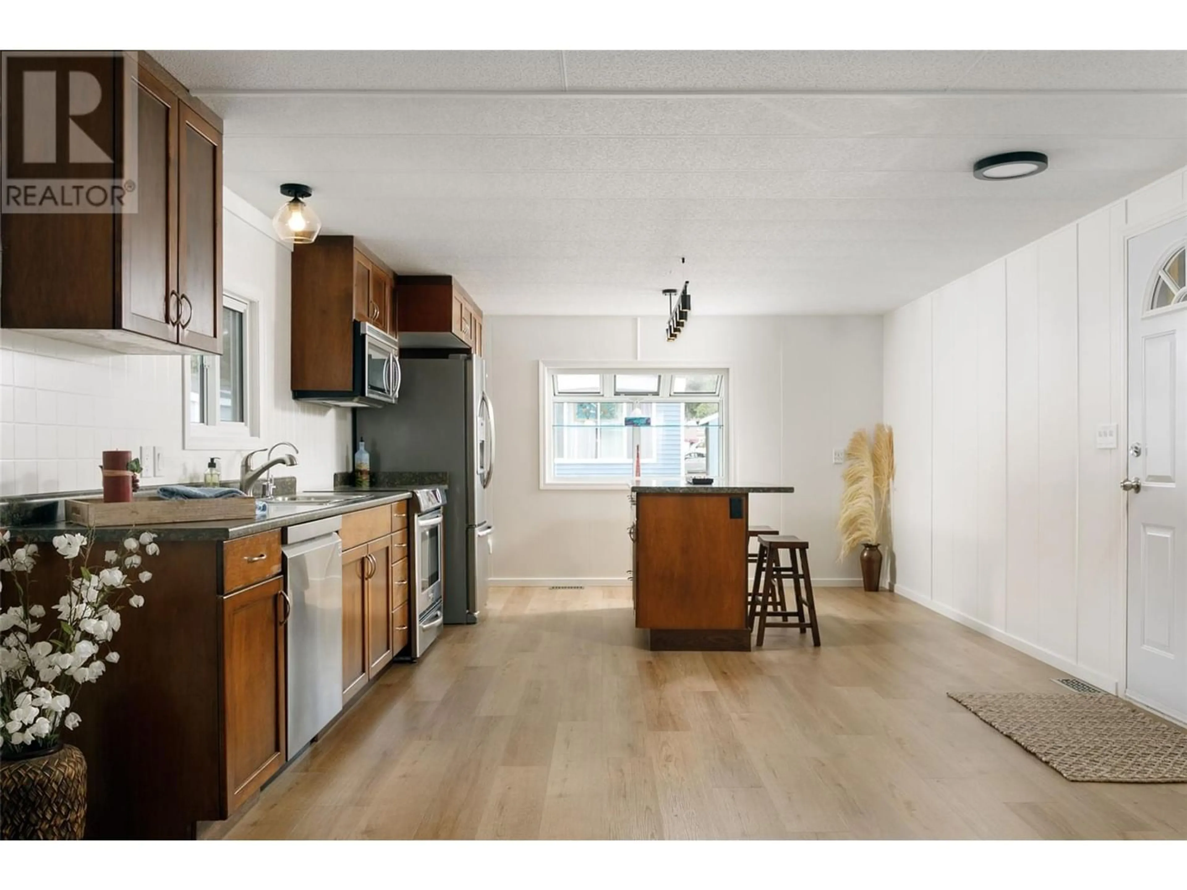 Open concept kitchen for 5371 Princeton Avenue Unit# 3 Lot# 3, Peachland British Columbia V0H1X8