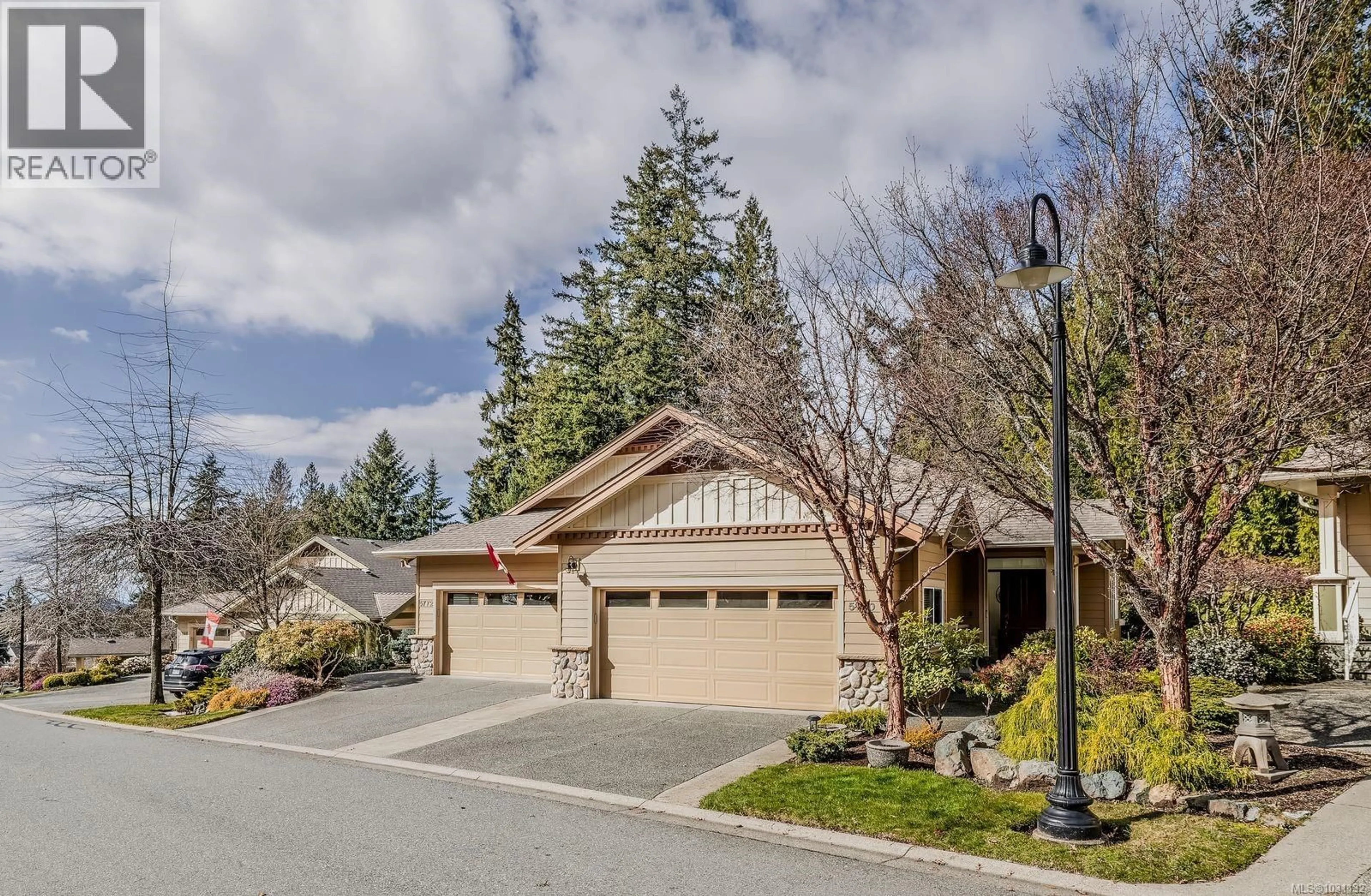 A pic from outside/outdoor area/front of a property/back of a property/a pic from drone, street for 5770 GARNET PLACE, Nanaimo British Columbia V9V1N7