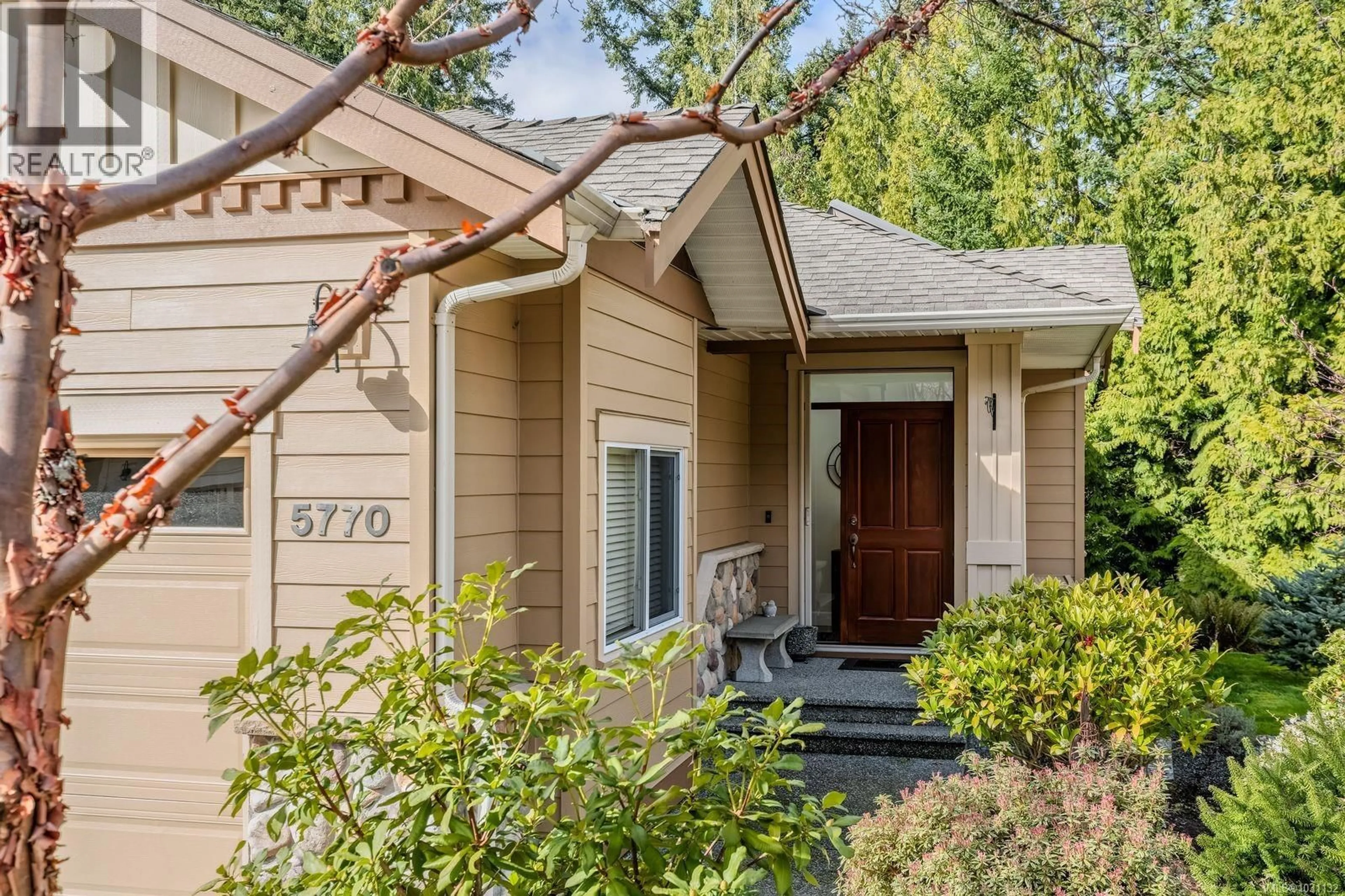 Home with vinyl exterior material, street for 5770 GARNET PLACE, Nanaimo British Columbia V9V1N7