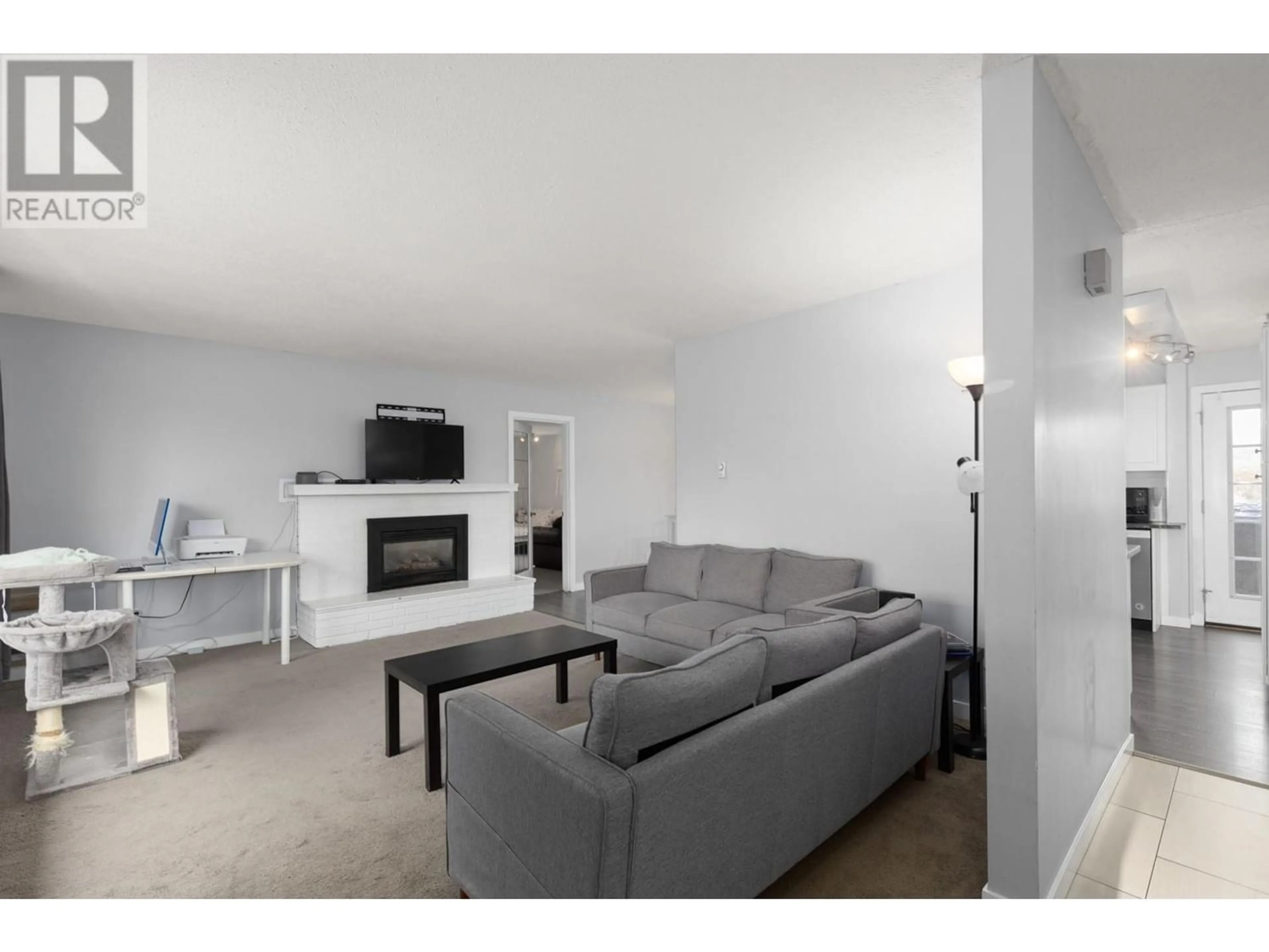Living room for 3702 22 Street, Vernon British Columbia V1T4H9