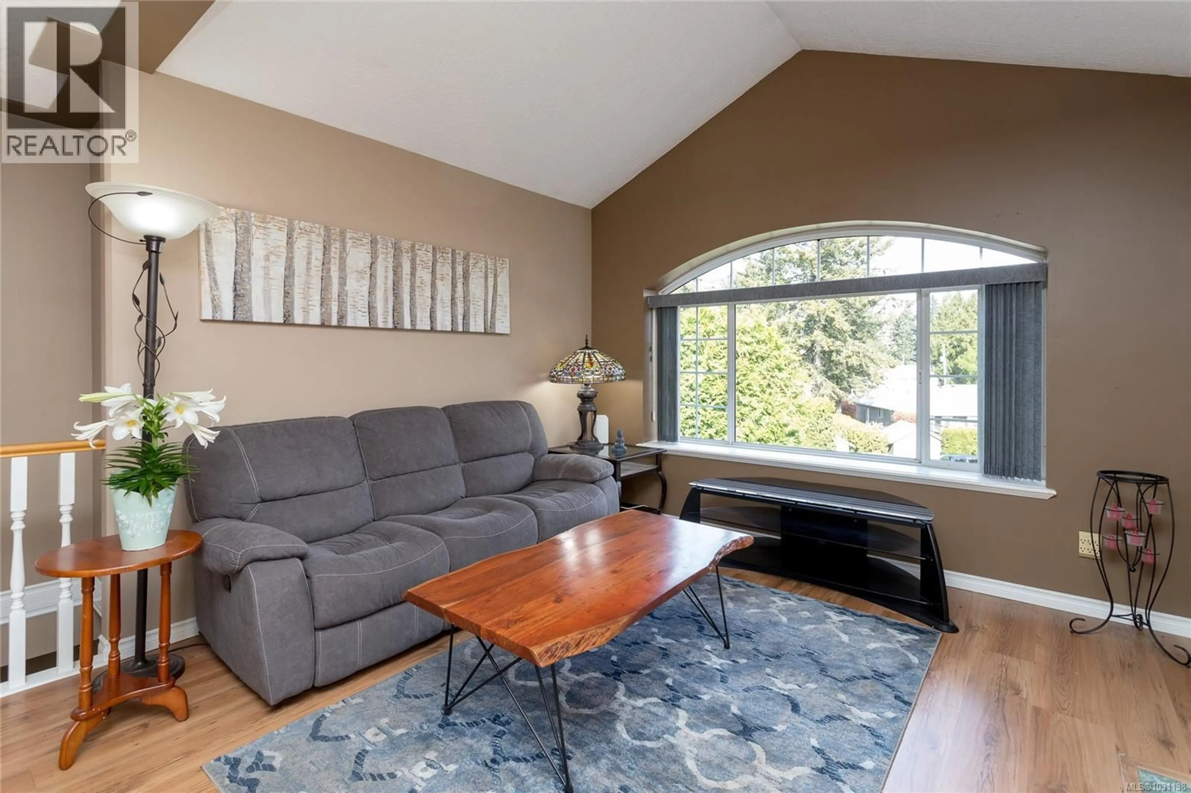 Living room with furniture, wood/laminate floor for 123 ST. CLAIR PLACE, Langford British Columbia V9B5V2