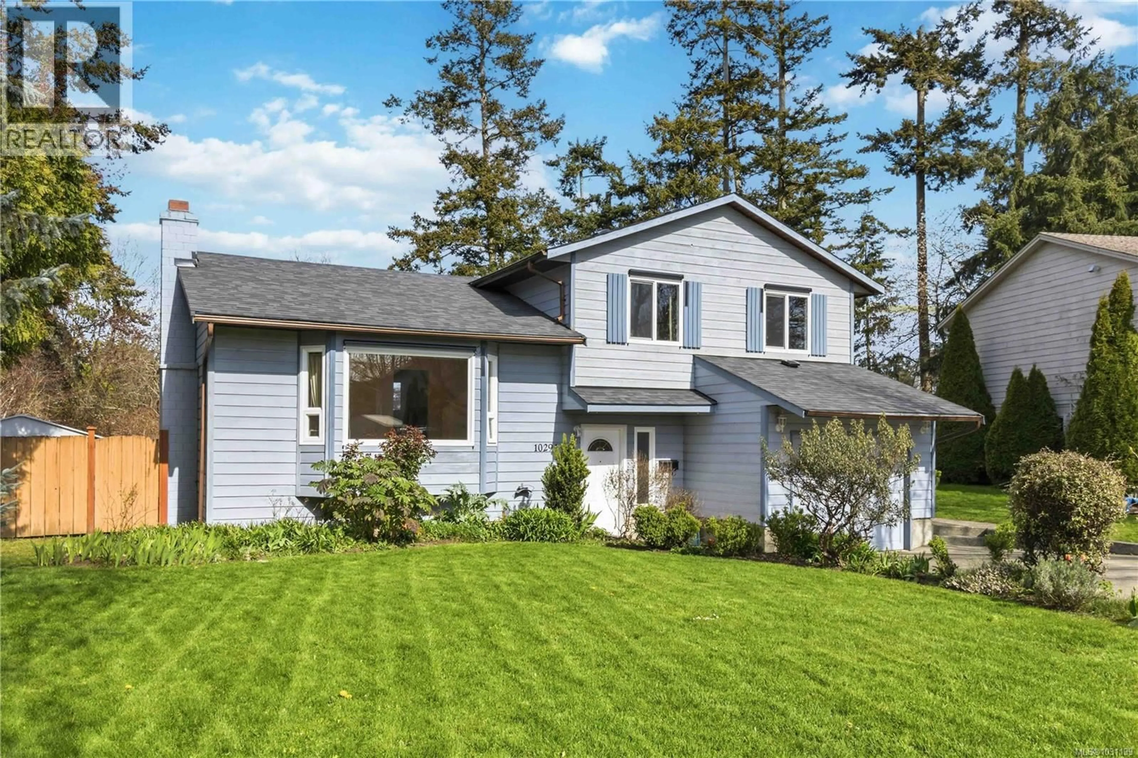 Home with vinyl exterior material, street for 10291 RATHDOWN PLACE, Sidney British Columbia V8L4C6