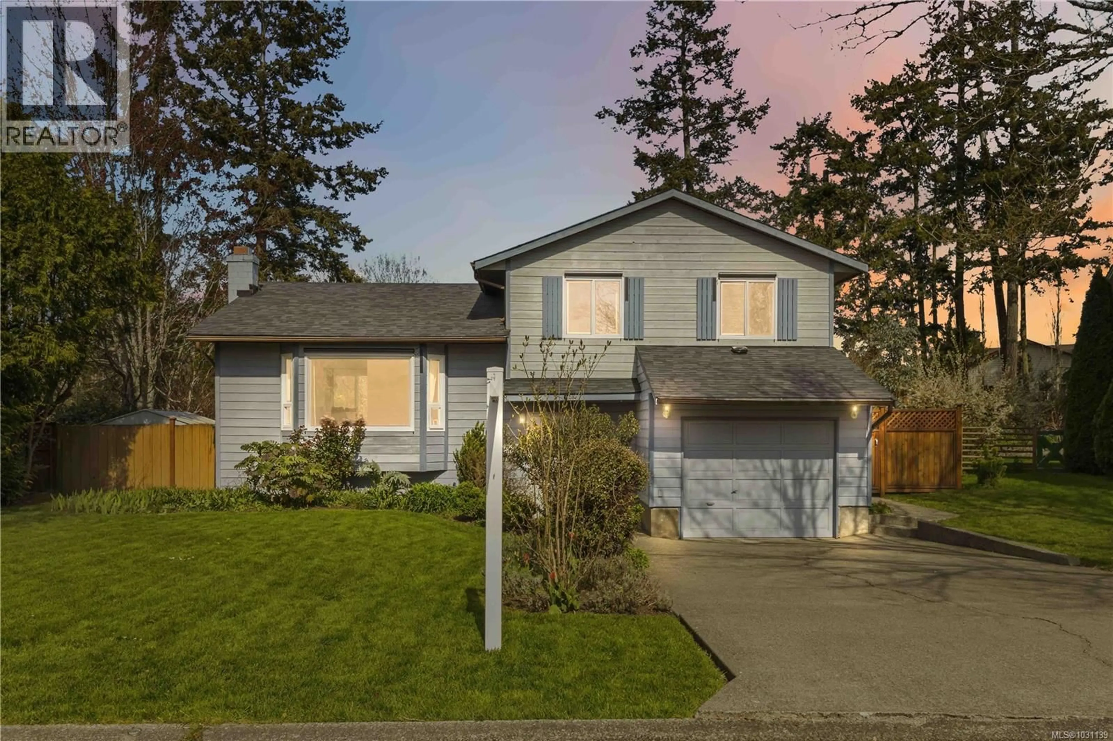 Home with vinyl exterior material, street for 10291 RATHDOWN PLACE, Sidney British Columbia V8L4C6