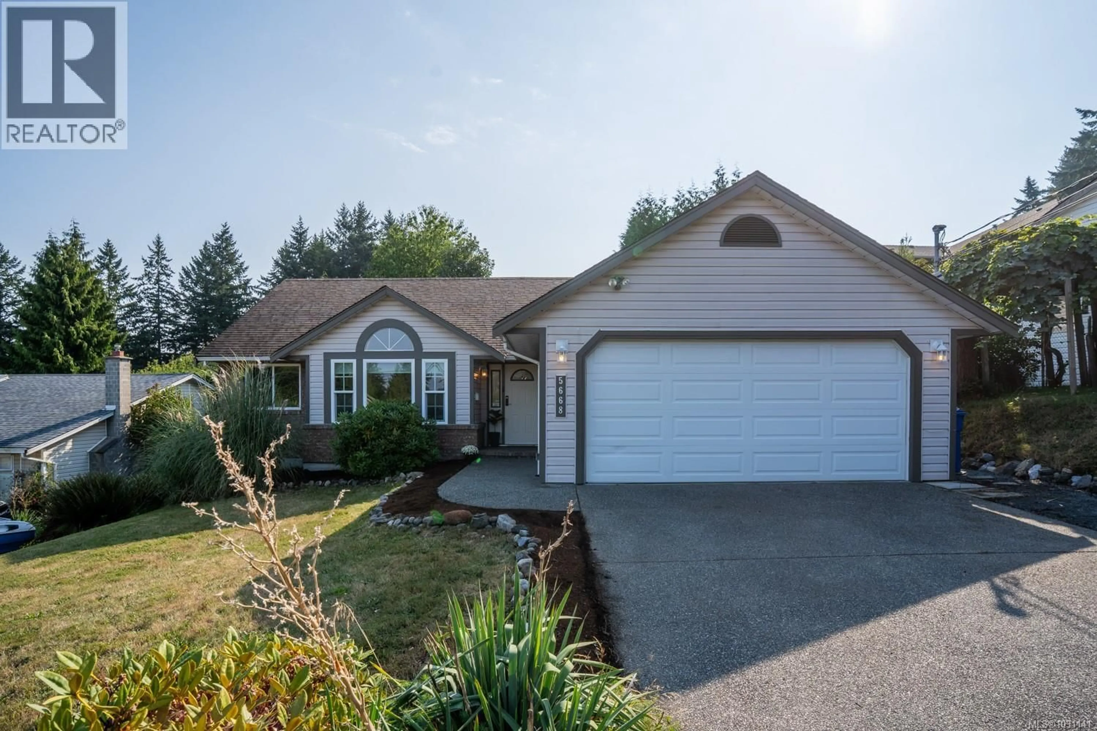Home with vinyl exterior material, street for 5668 RUTHERFORD ROAD, Nanaimo British Columbia V9T6R2