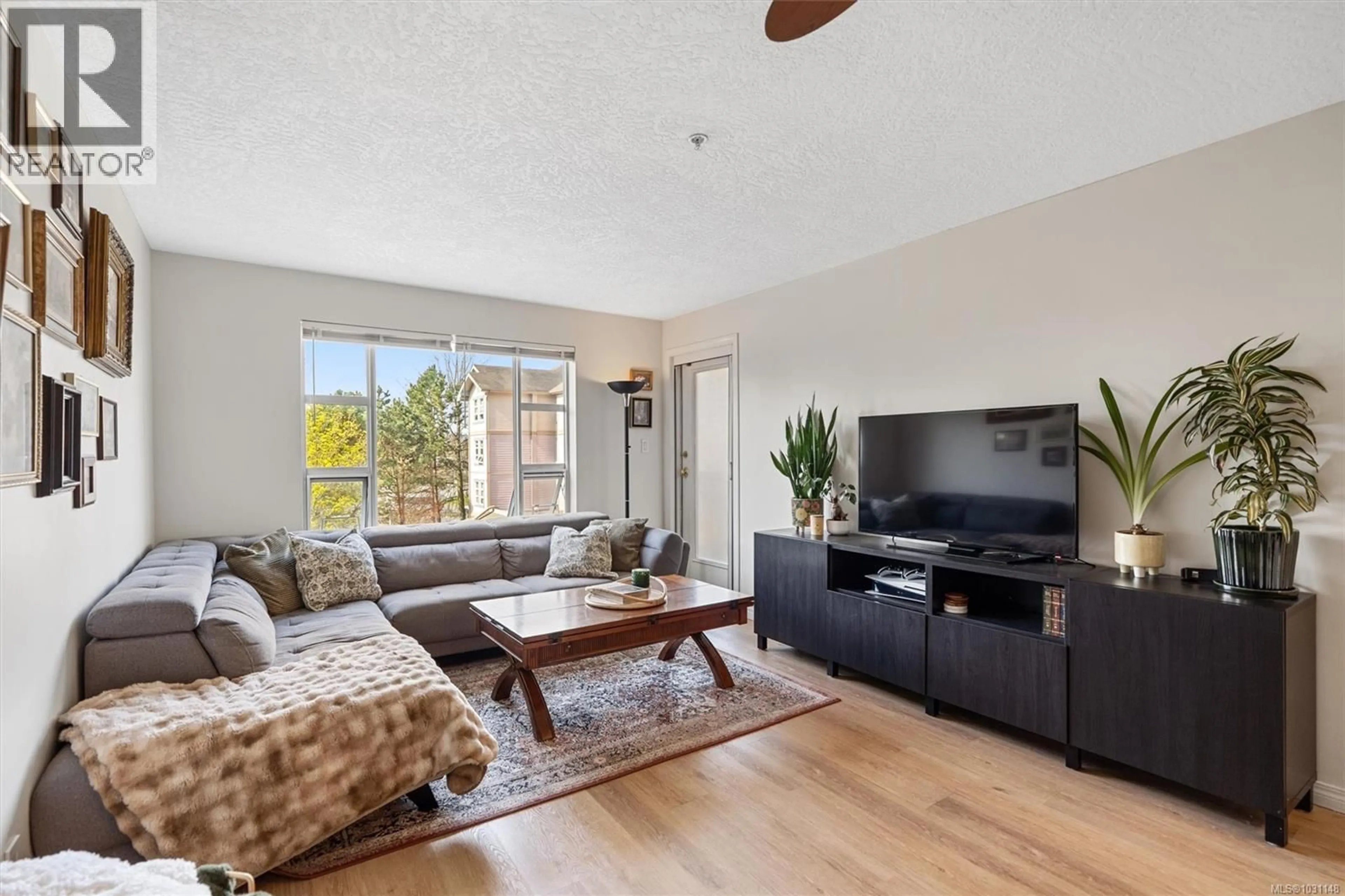 Living room with furniture, unknown for 210 - 799 BLACKBERRY ROAD, Saanich British Columbia V8X5J3