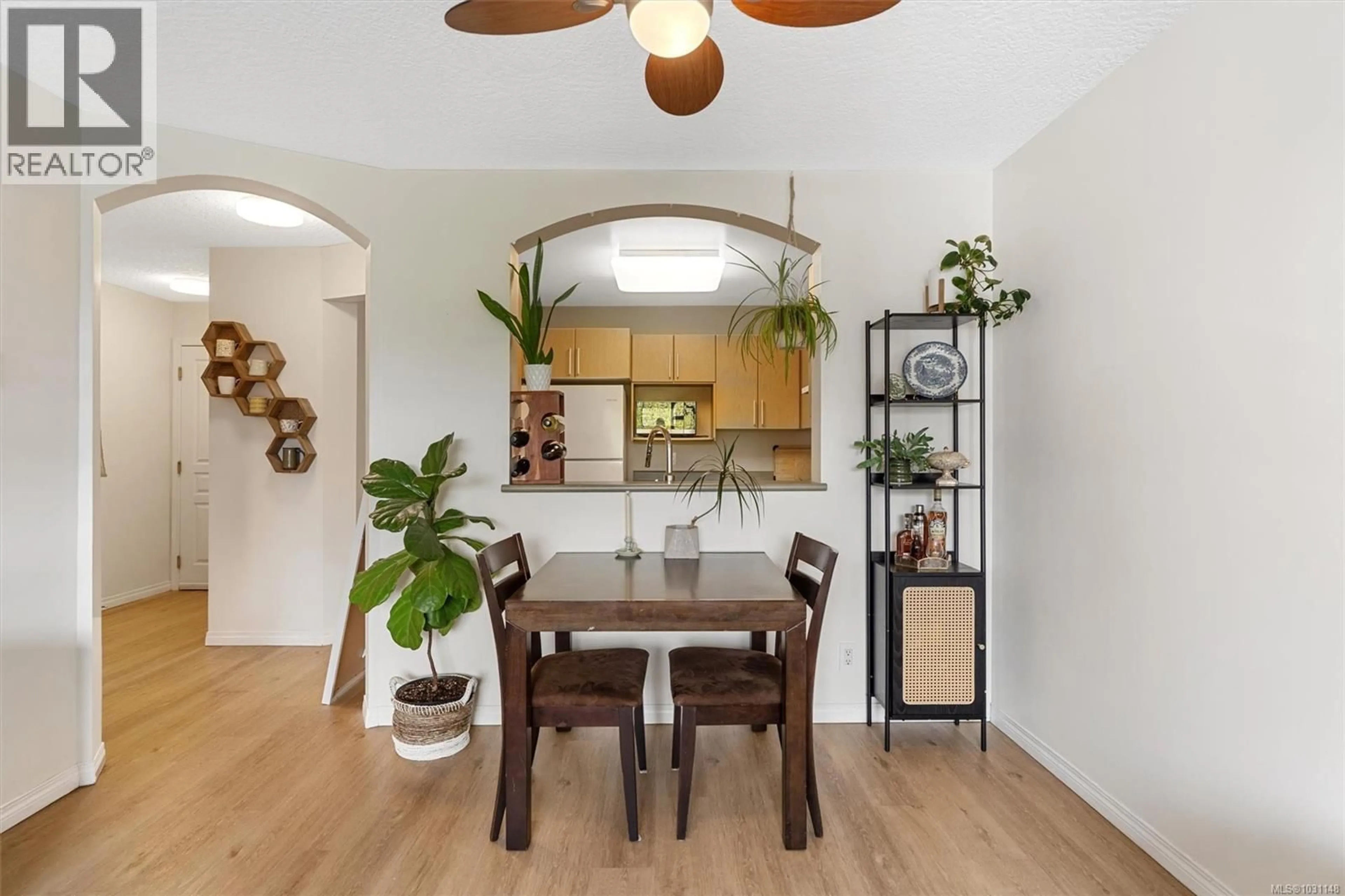 Dining room, wood/laminate floor for 210 - 799 BLACKBERRY ROAD, Saanich British Columbia V8X5J3