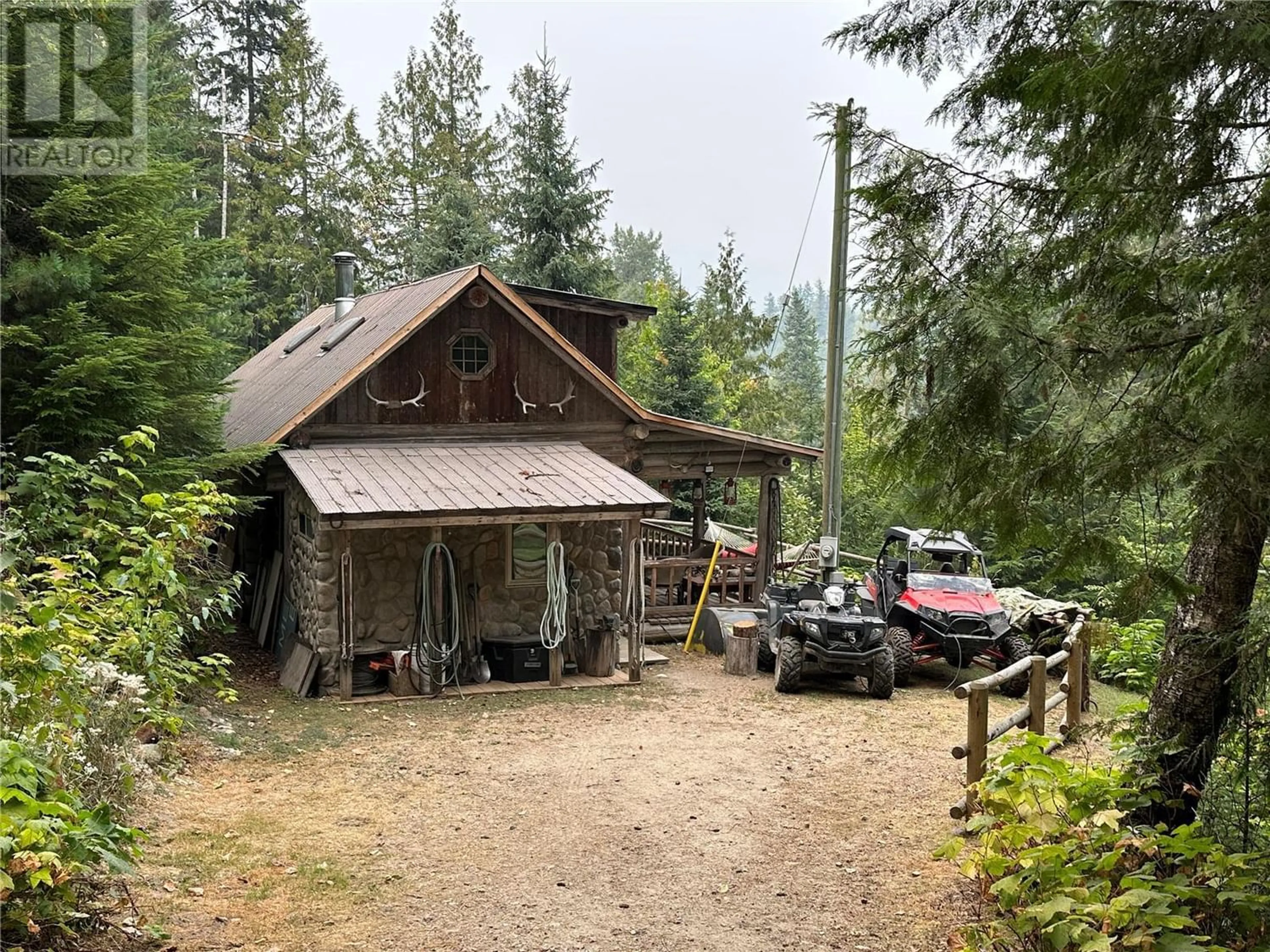 Cottage for 44 Mabel Lake Subdivision Road, Enderby British Columbia V0E2V2