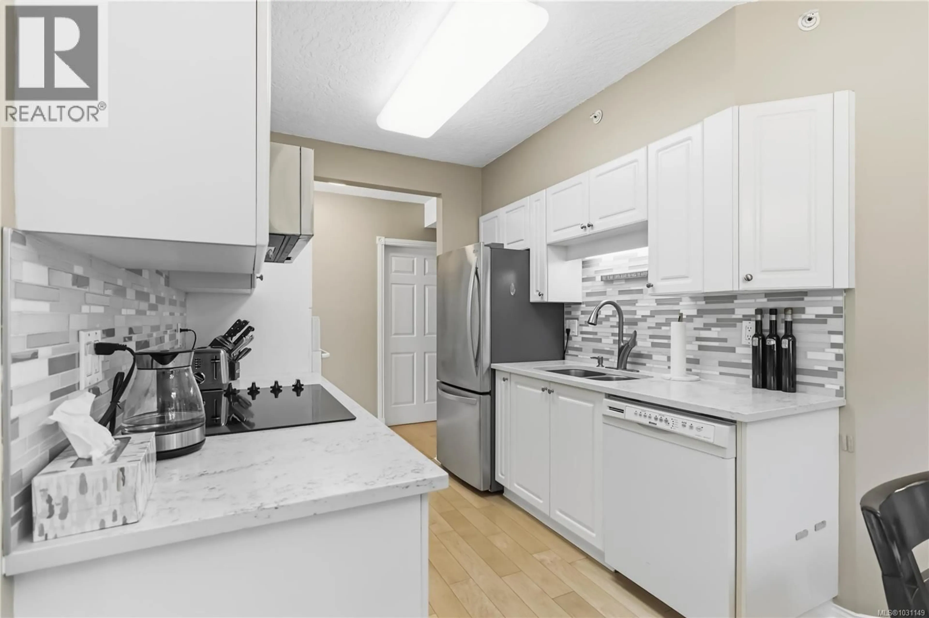 Standard kitchen, ceramic/tile floor for 101 - 1521 CHURCH AVENUE, Saanich British Columbia V8V5T2