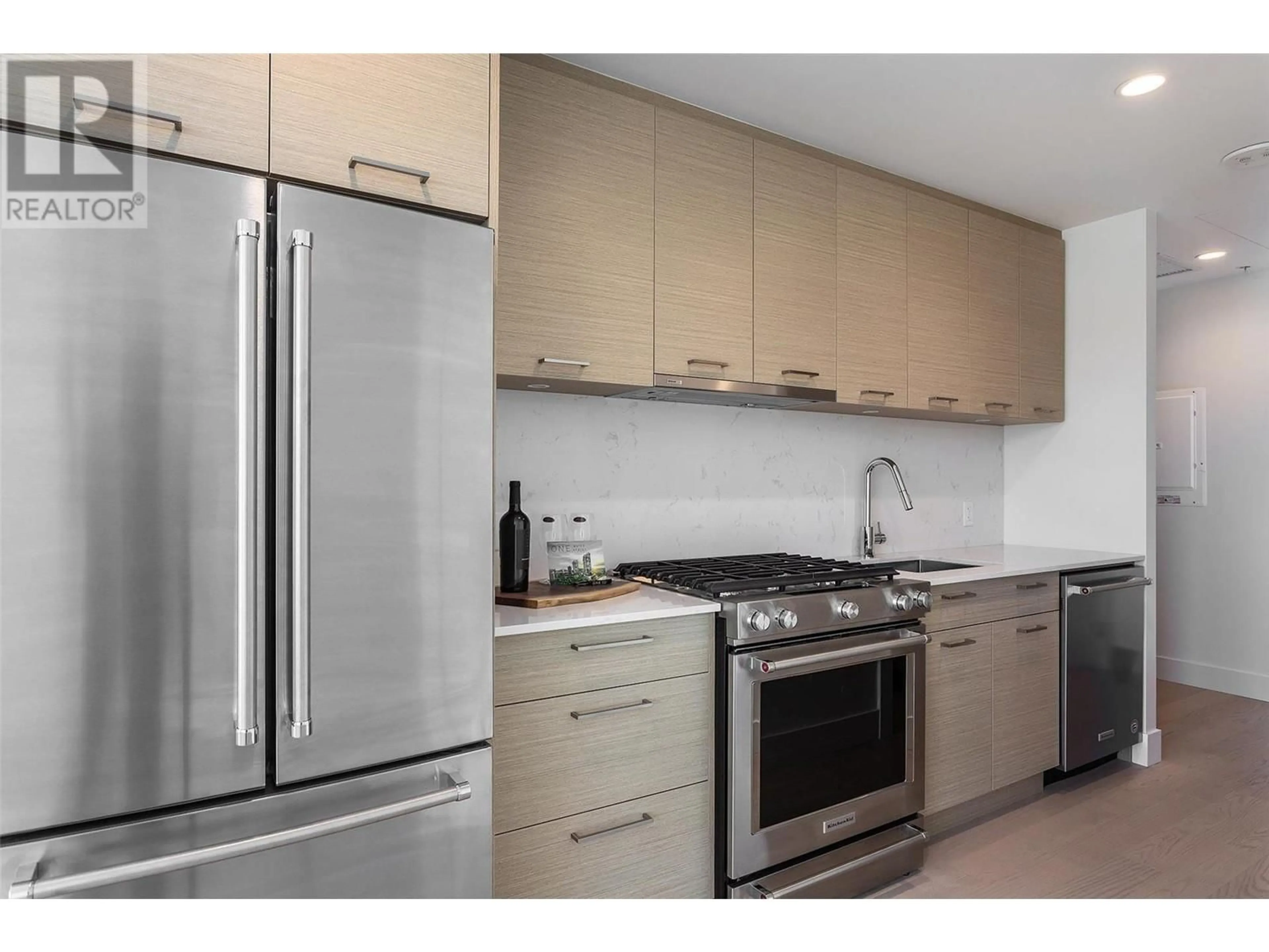 Standard kitchen for 1191 Sunset Drive Unit# 609, Kelowna British Columbia V1Y0J4