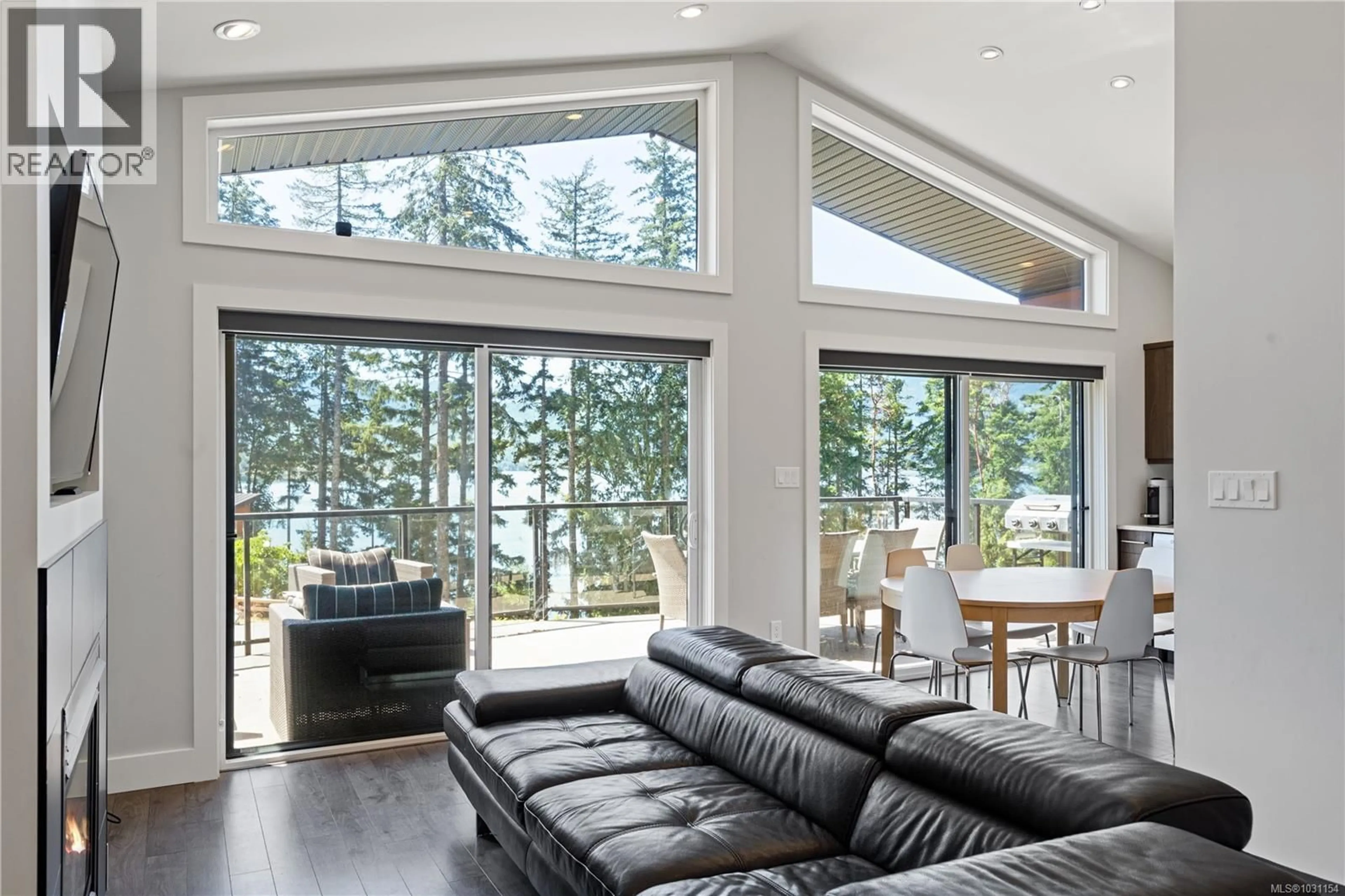 Living room with furniture, unknown for 7477 COTTAGE WAY, Lake Cowichan British Columbia V0R2G1