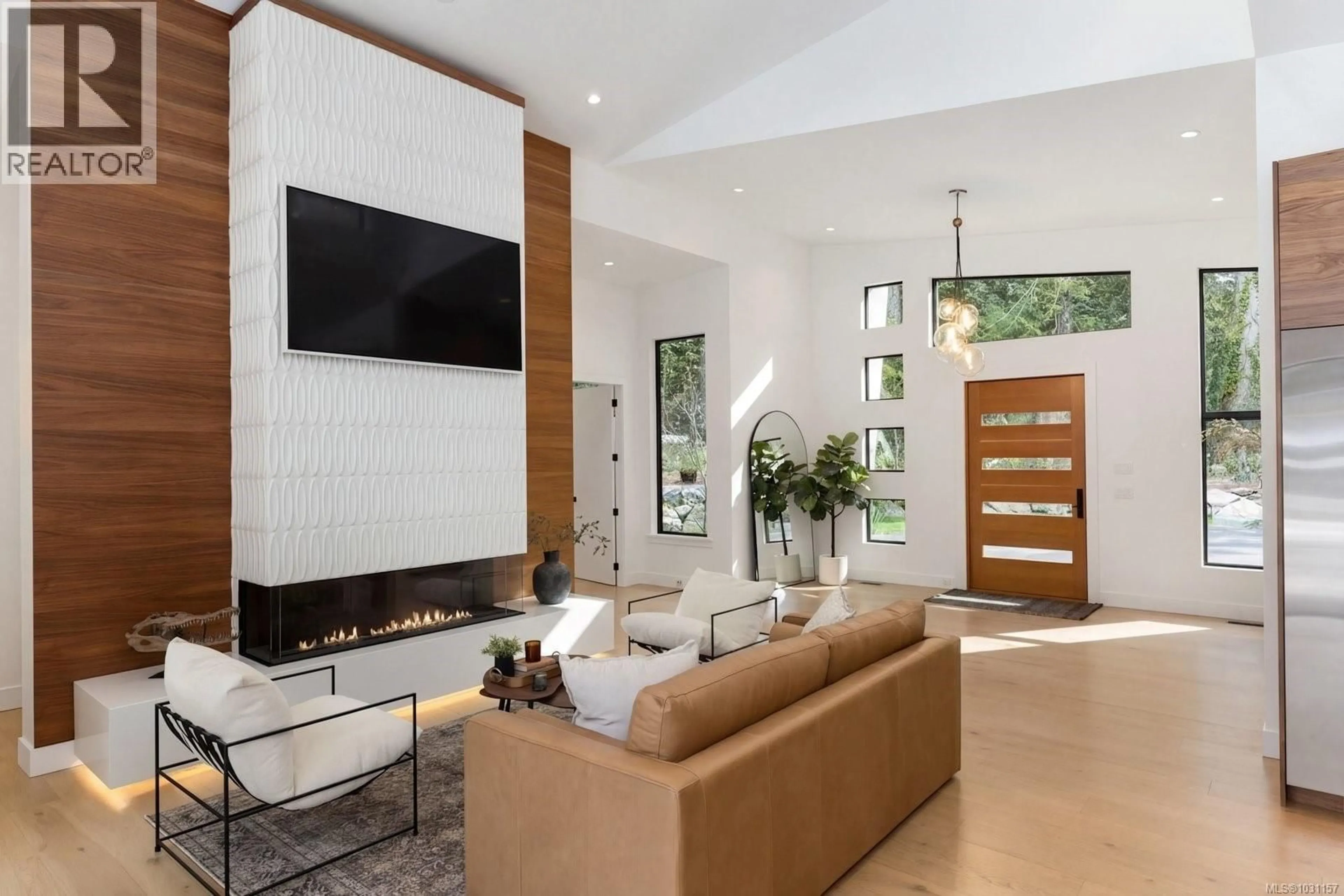 Living room with furniture, unknown for 867 BRADLEY DYNE ROAD, North Saanich British Columbia V8L5H1