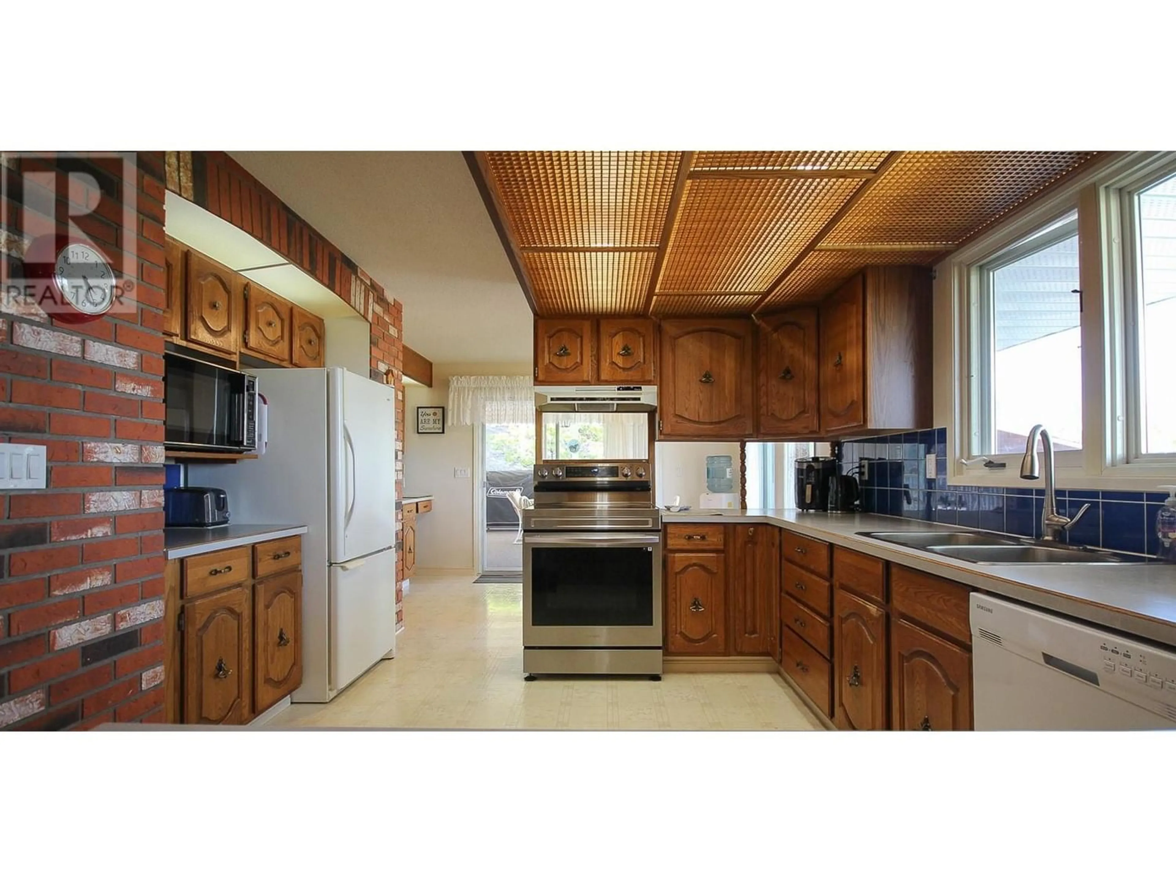 Kitchen for 13059 Leer Subdivision, Dawson Creek British Columbia V1G0C1