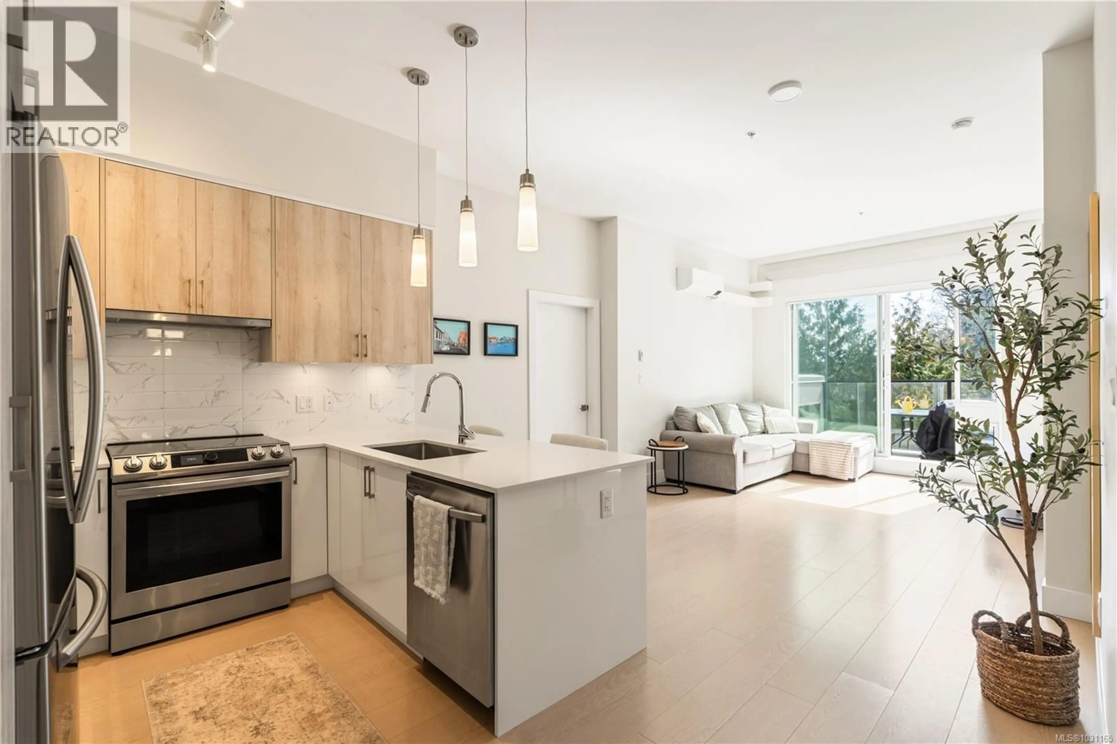 Open concept kitchen, ceramic/tile floor for 602 - 1450 GLENTANA ROAD, View Royal British Columbia V9A2P8