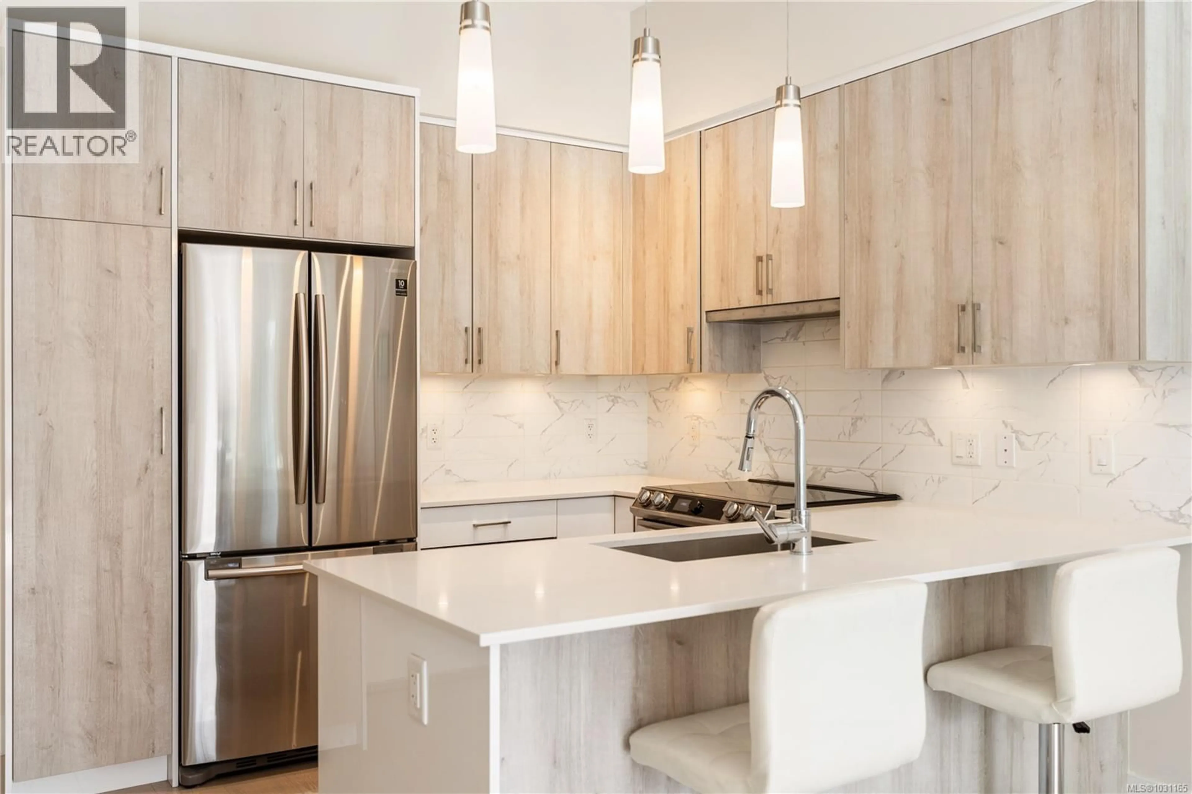 Contemporary kitchen, wood/laminate floor for 602 - 1450 GLENTANA ROAD, View Royal British Columbia V9A2P8