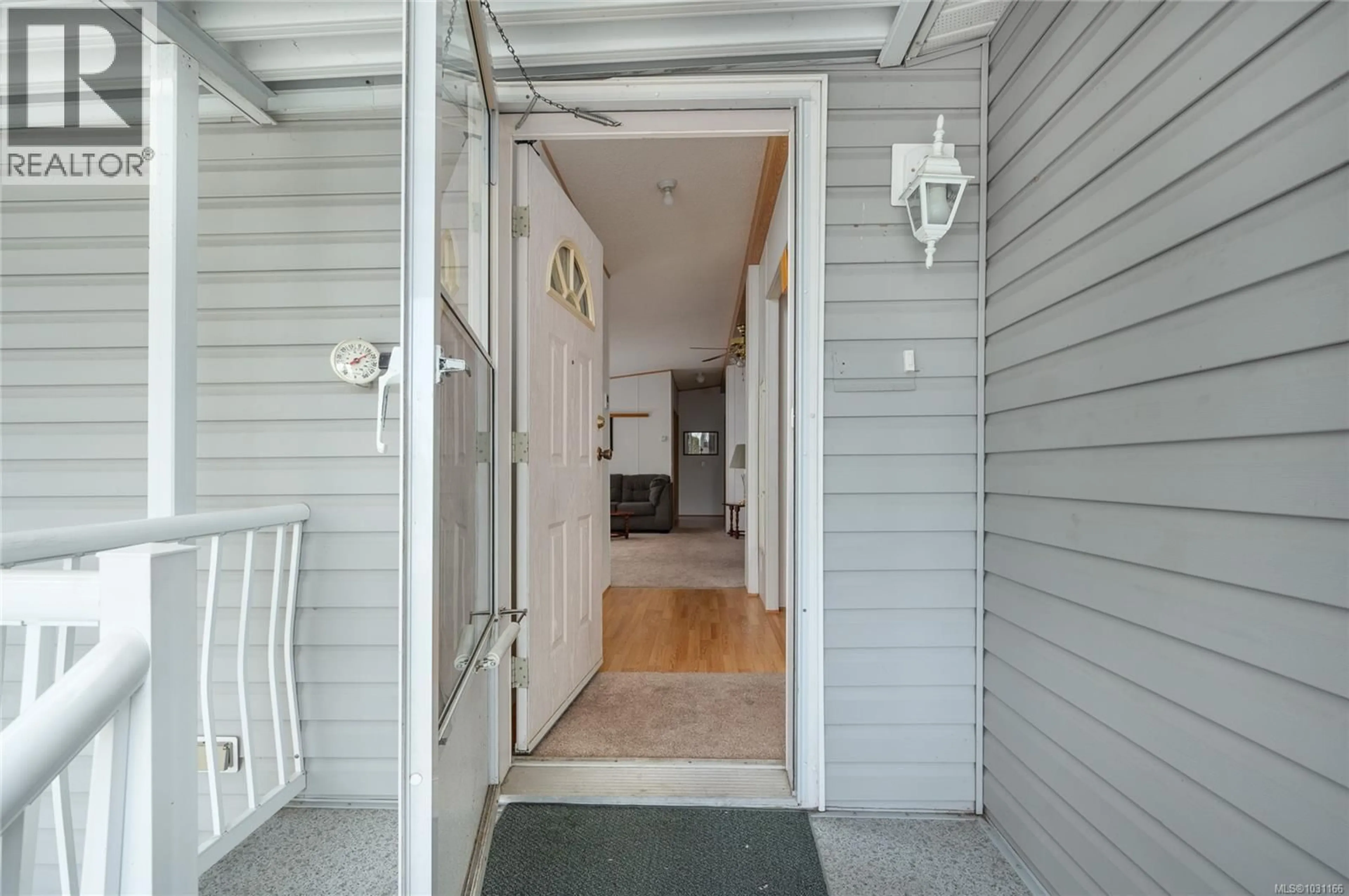 Indoor entryway for 1839 BECCA MAY LANE, Nanaimo British Columbia V9R6N1