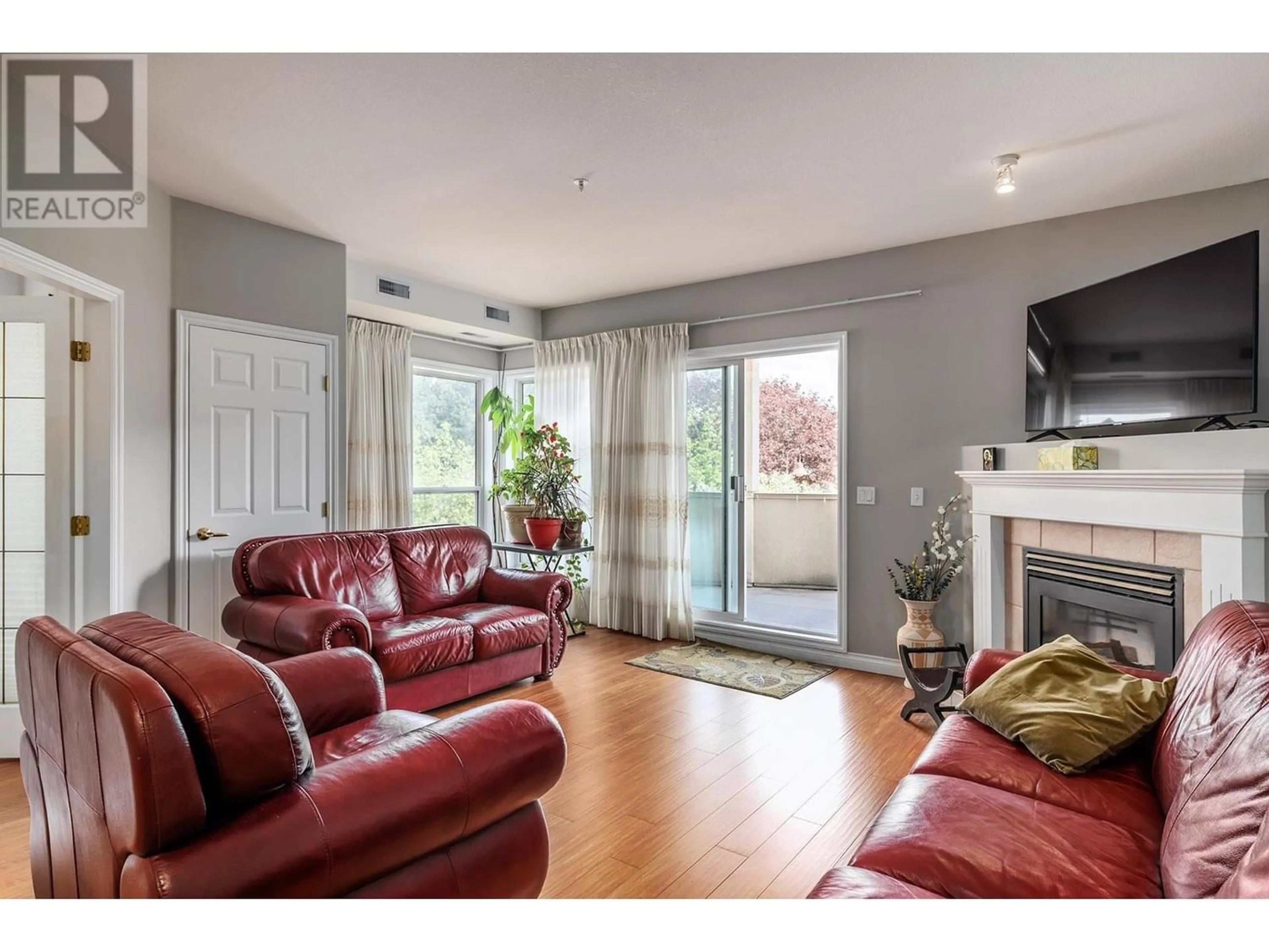 Living room for 2388 Baron Road Unit# 209, Kelowna British Columbia V1X6X4