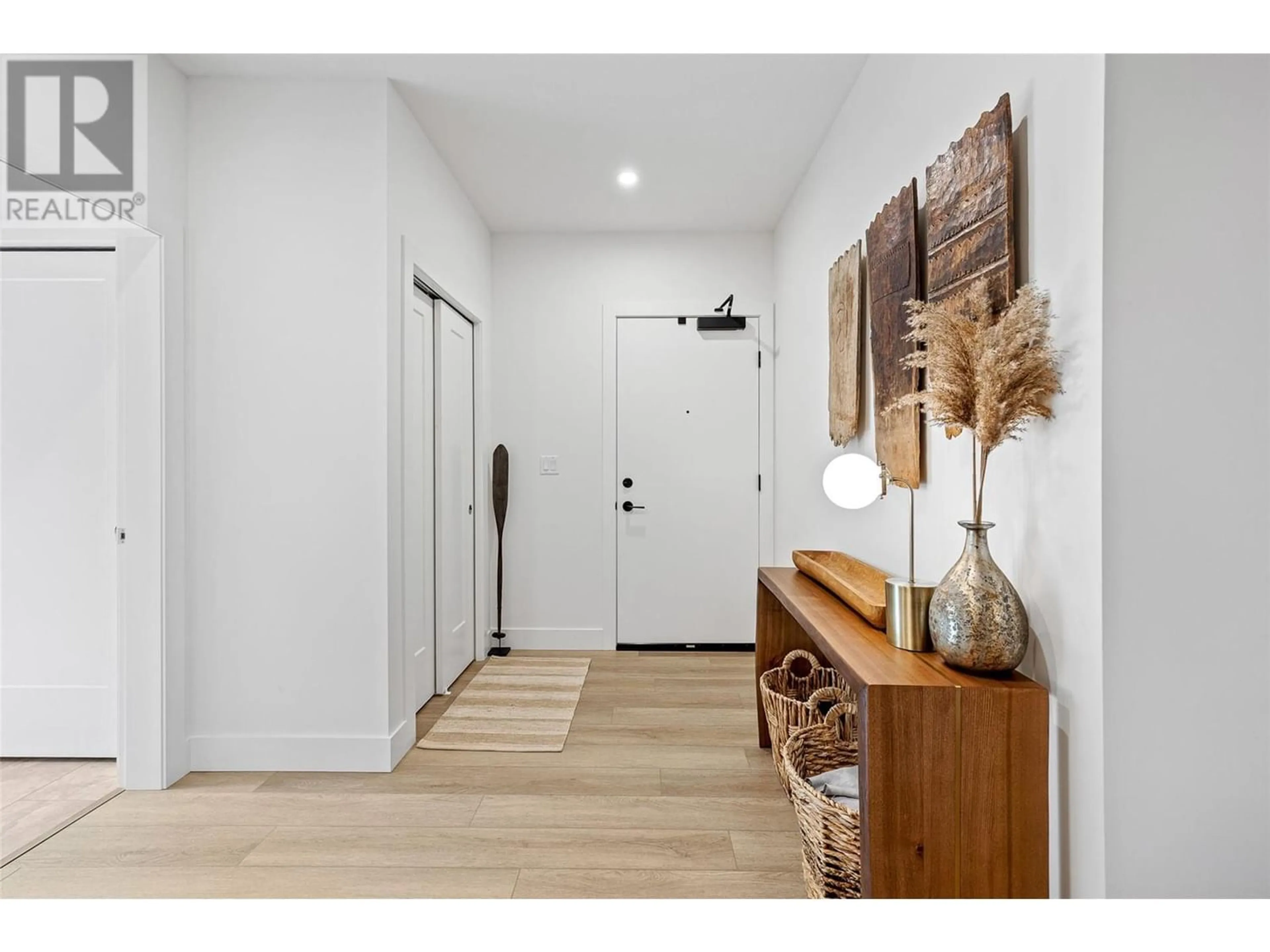 Indoor entryway for 3434 McKinley Beach Drive Unit# 109, Kelowna British Columbia V1V0H3
