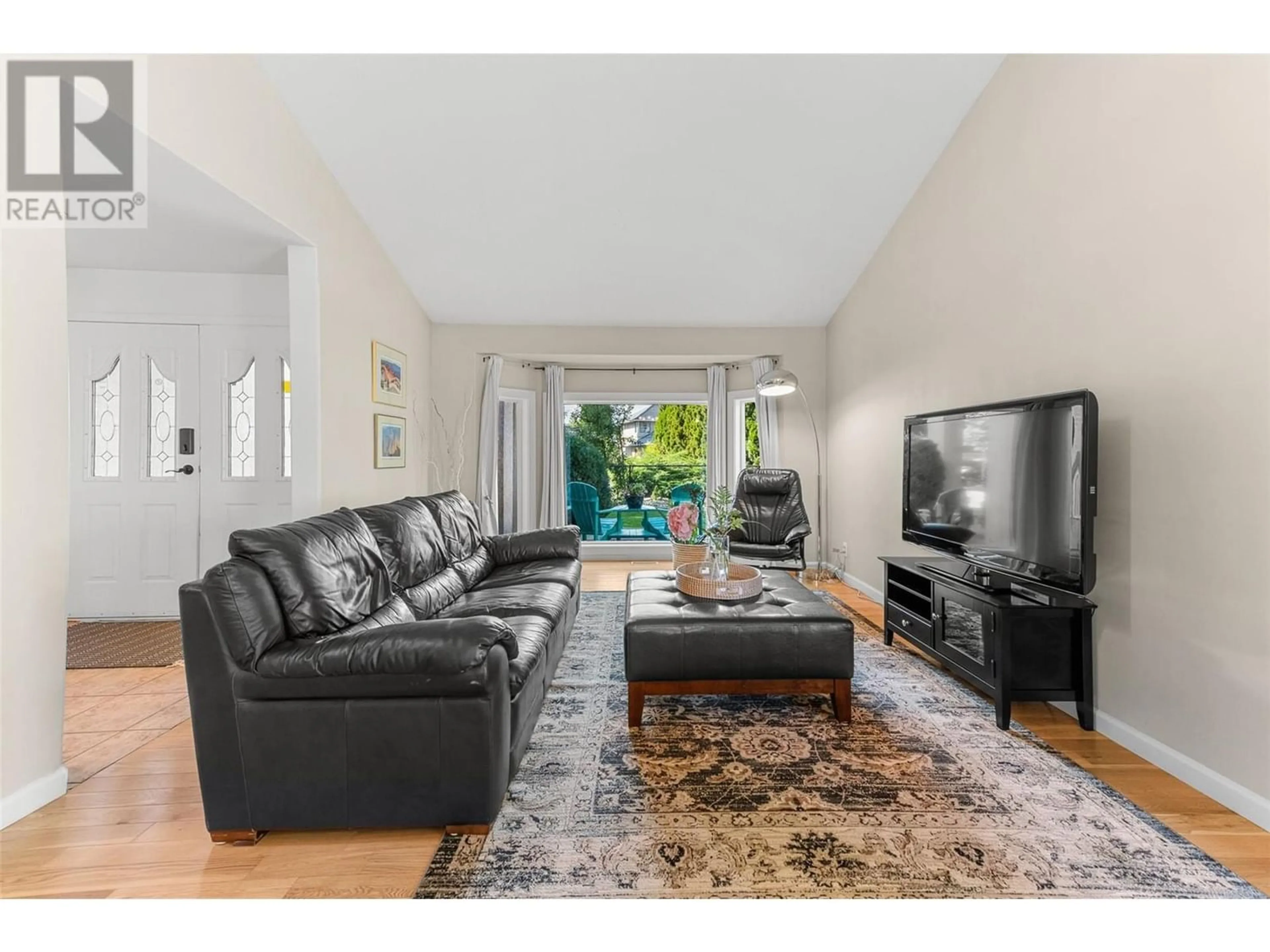 Living room for 1137 Windermere Court, Kelowna British Columbia V1W3R6