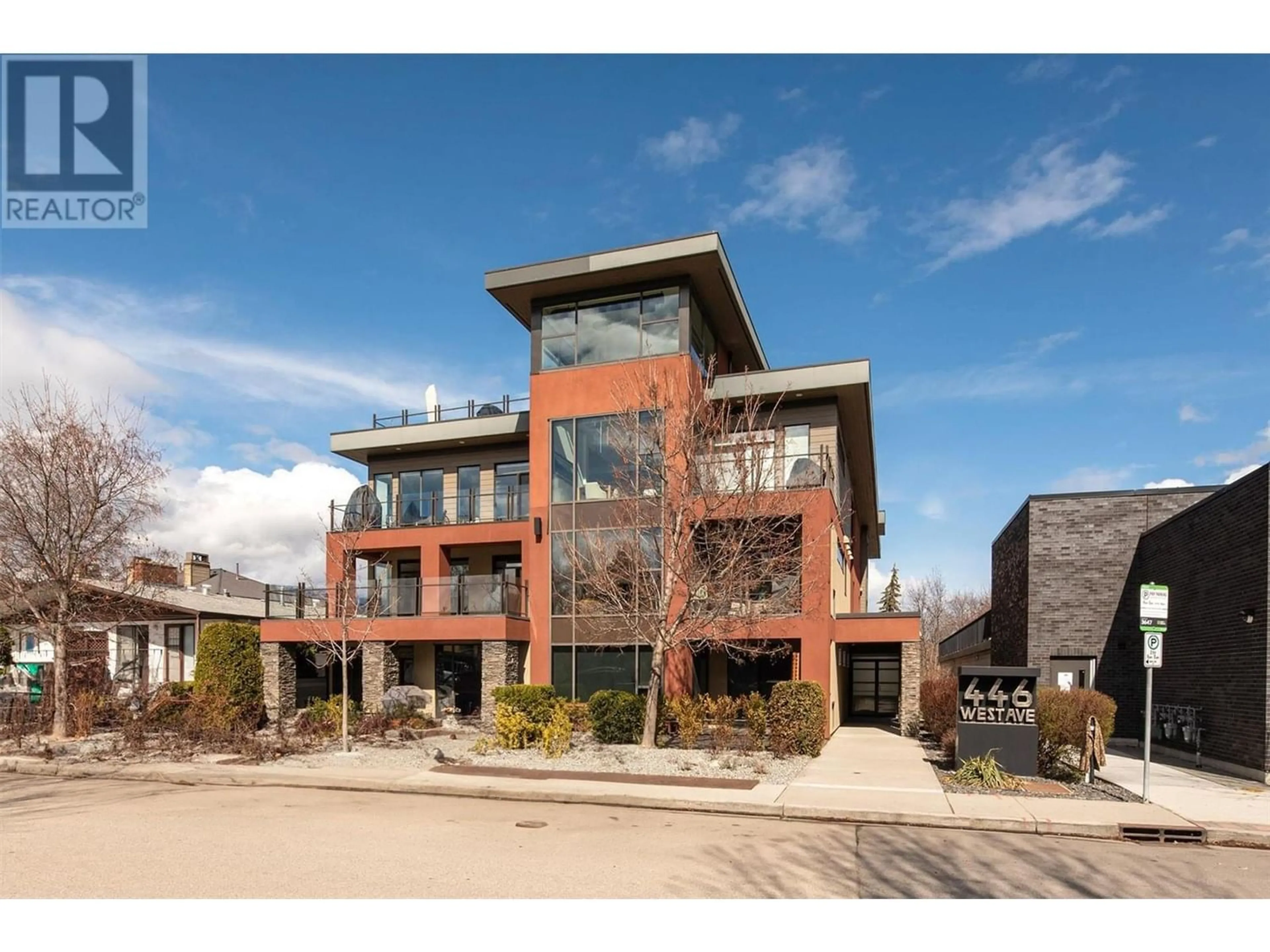 A pic from exterior of the house or condo for 446 West Avenue Unit# 204, Kelowna British Columbia V1Y4Z2