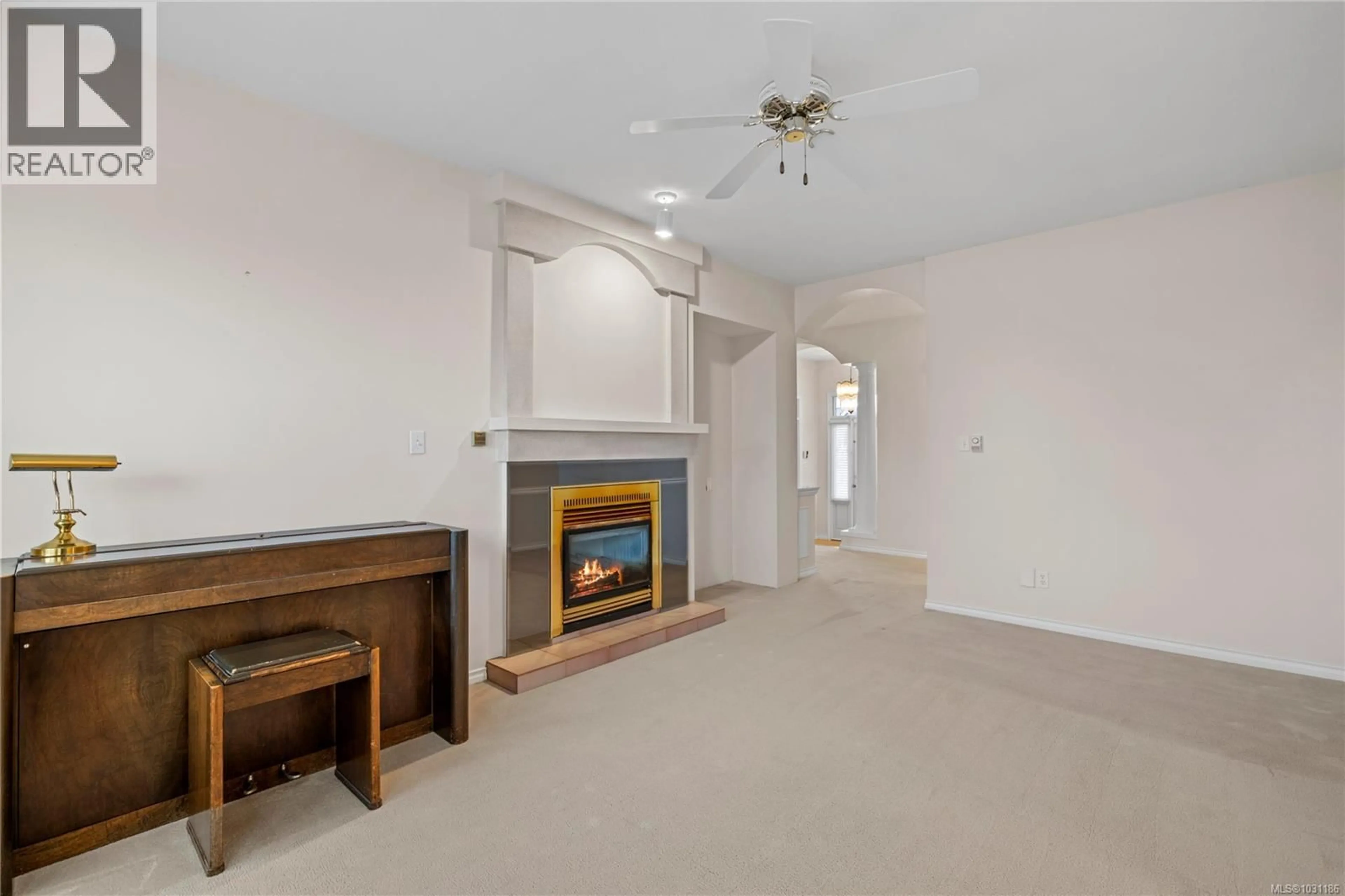 Living room with furniture, unknown for 6166 WATERBURY ROAD, Nanaimo British Columbia V9V1L2