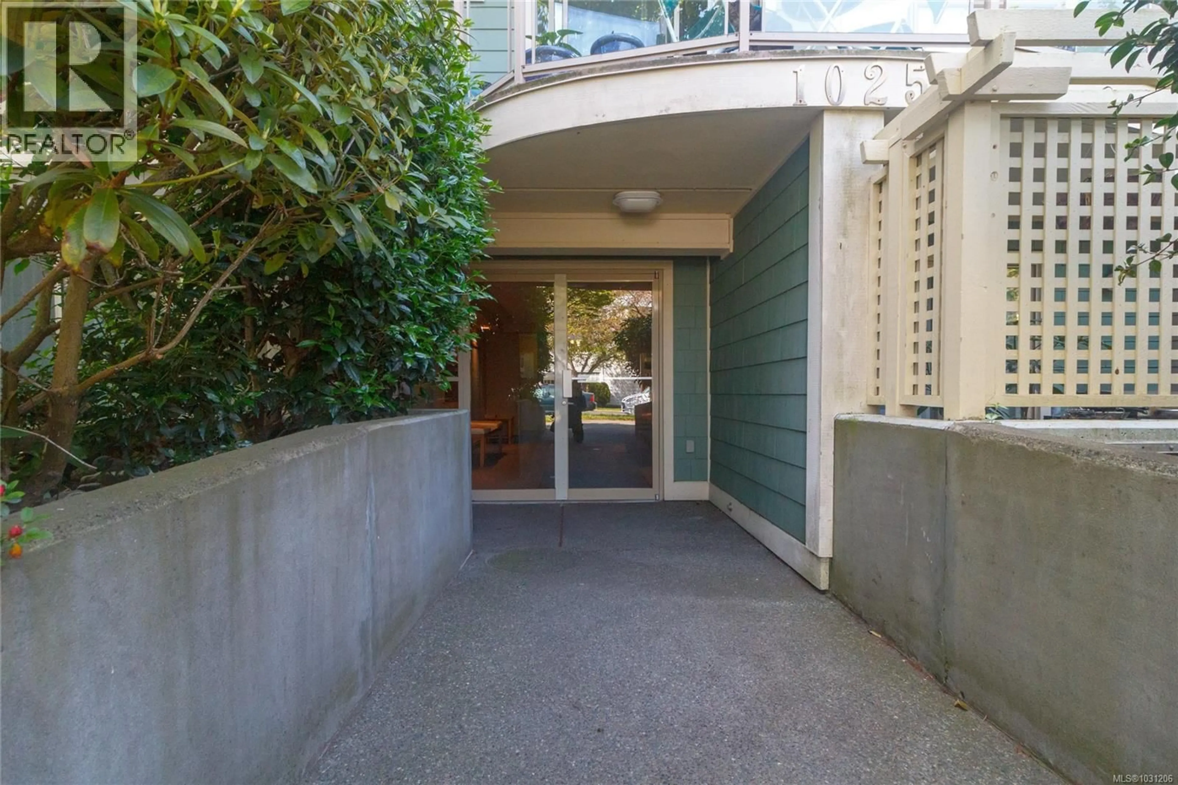 Unknown for 309 - 1025 MEARES STREET, Victoria British Columbia V8V3J7