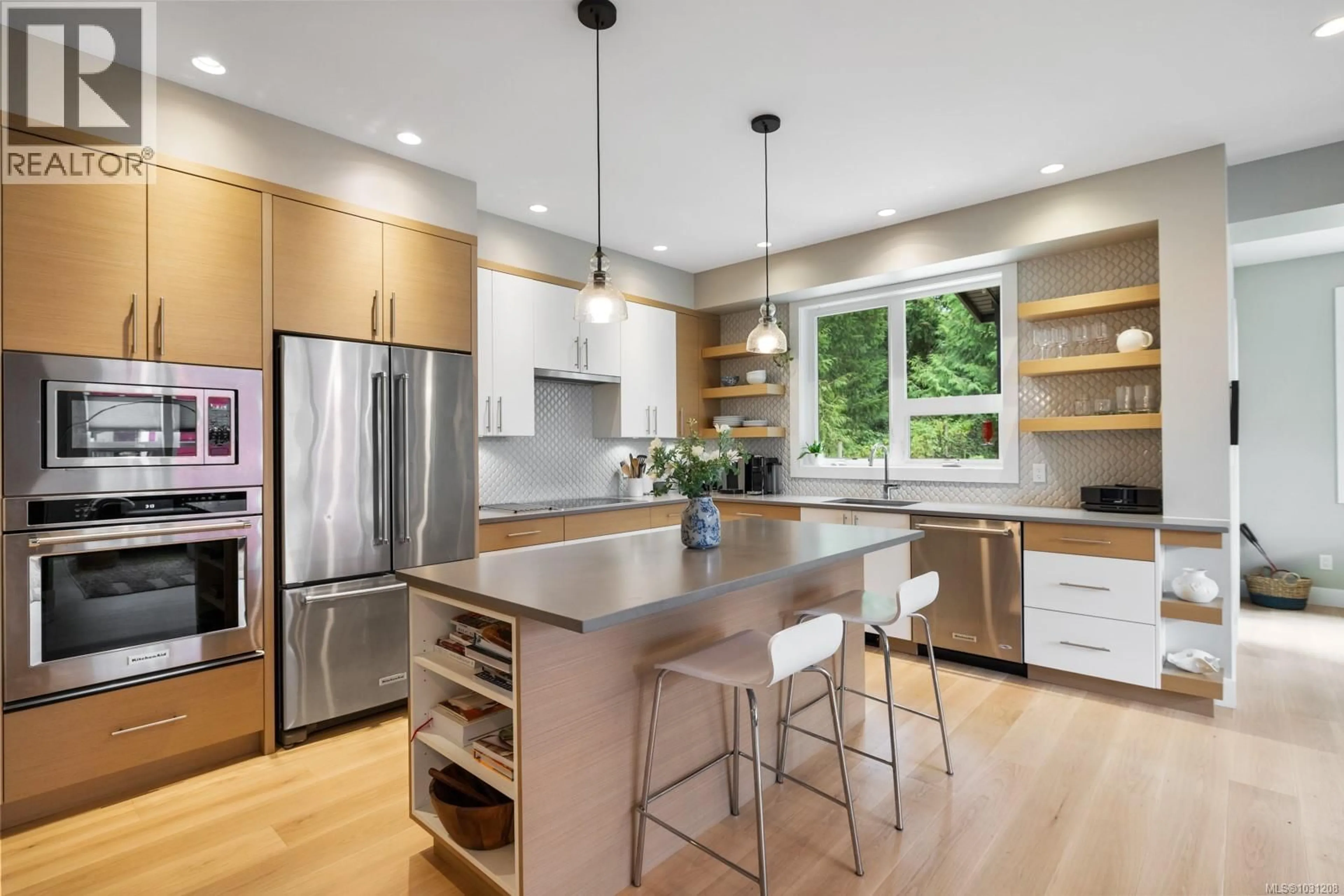 Contemporary kitchen, wood/laminate floor for C-1848 NORBURY ROAD, Shawnigan Lake British Columbia V0R2W0