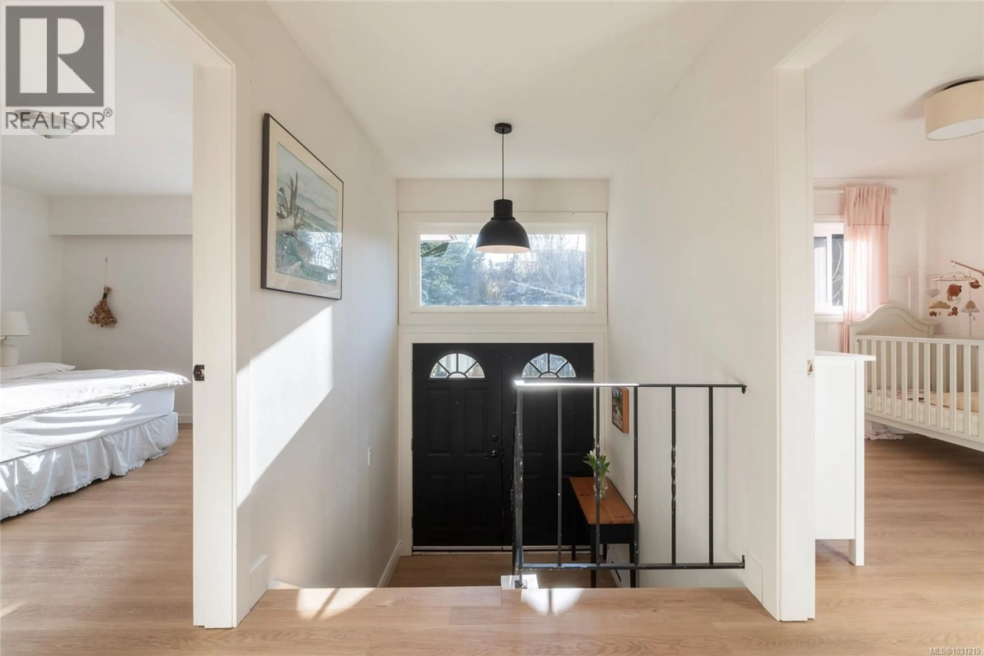 Indoor entryway for 323 MASTERS ROAD, Victoria British Columbia V8S1C9