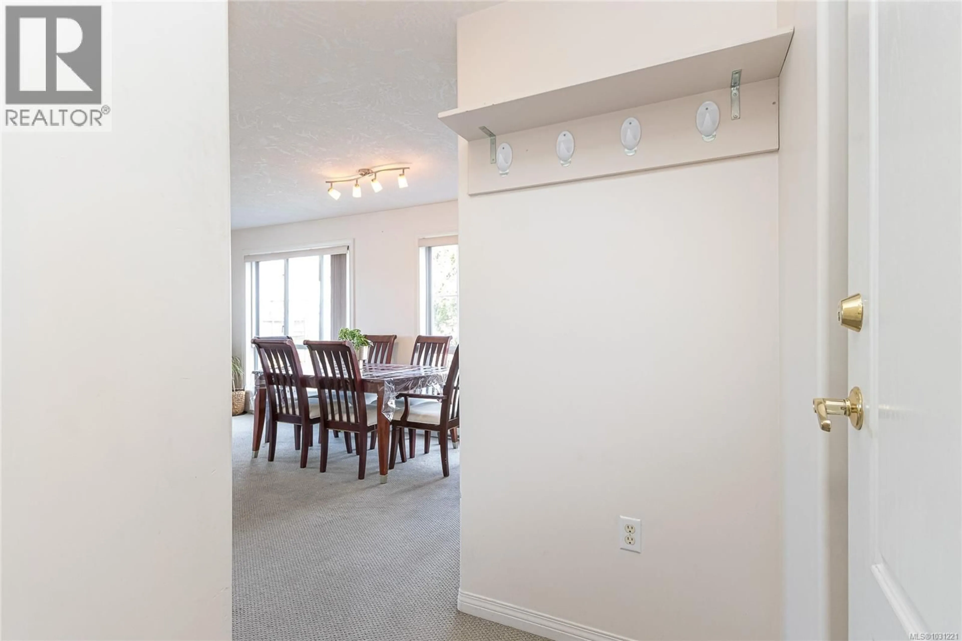 A pic of a room for 101 - 3133 TILLICUM ROAD, Saanich British Columbia V9A2B4