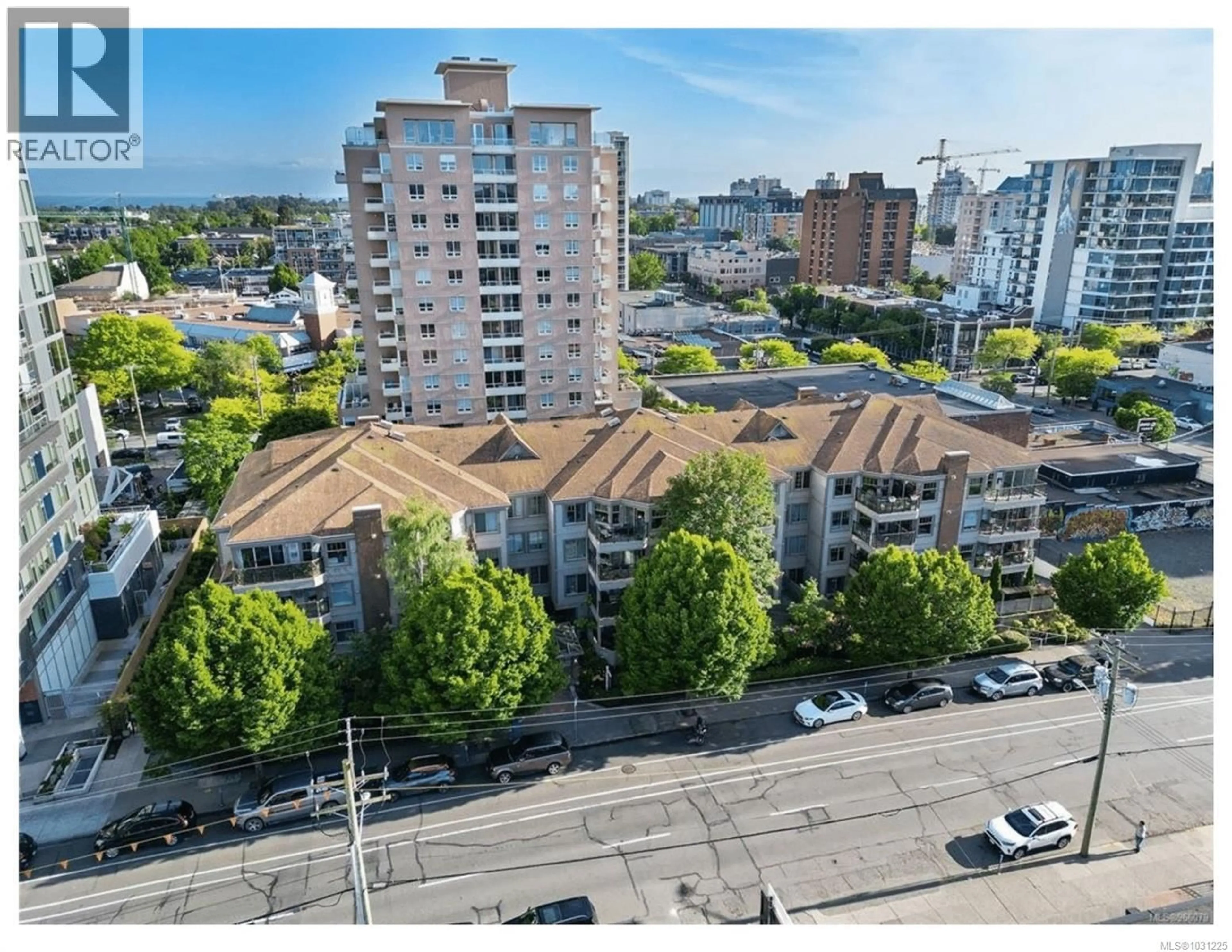 A pic from outside/outdoor area/front of a property/back of a property/a pic from drone, city buildings view from balcony for 406 - 935 JOHNSON STREET, Victoria British Columbia V8V3N5
