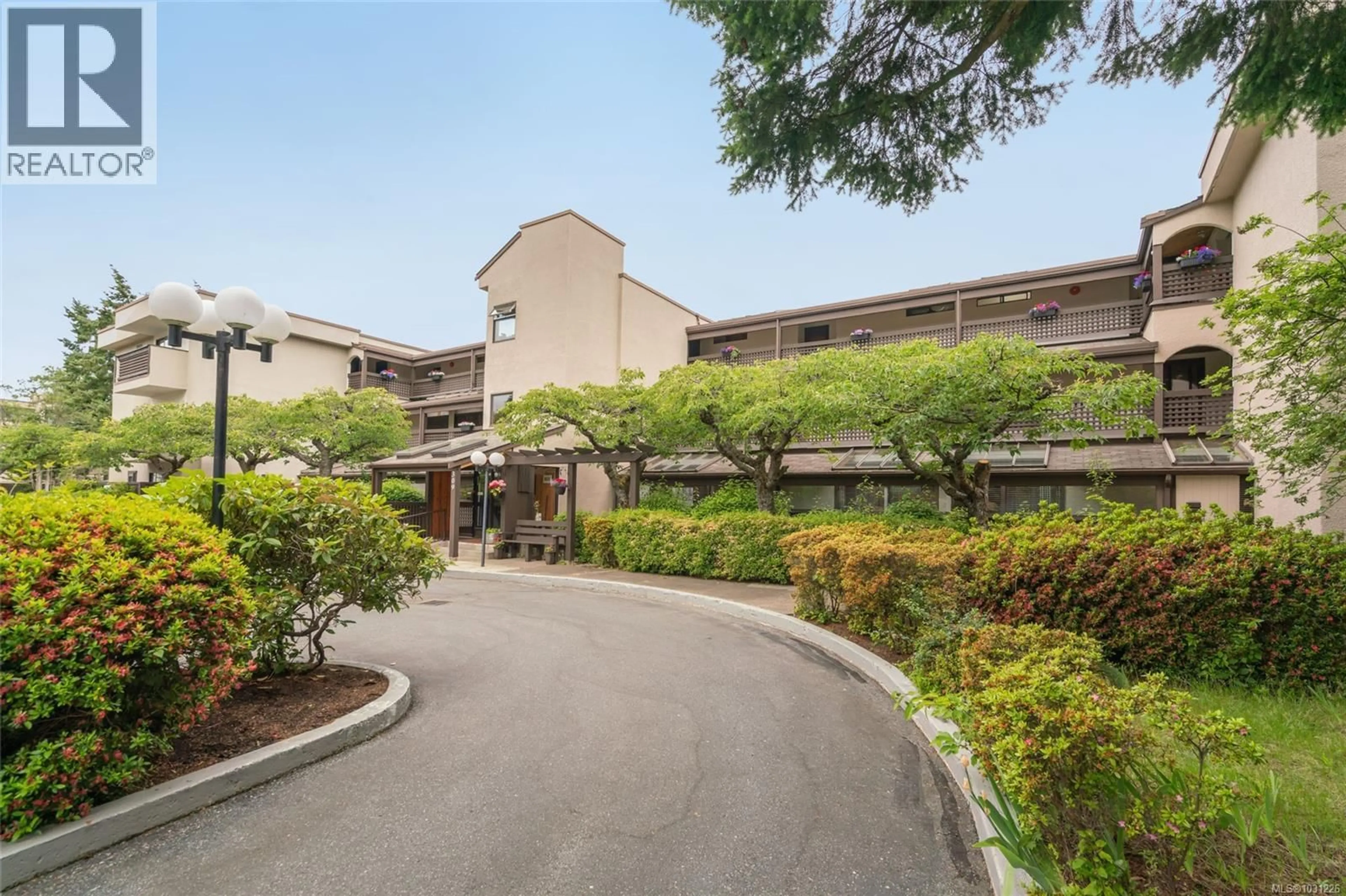 Patio, mountain view for 201 - 309 MORISON AVENUE, Parksville British Columbia V9P1M6