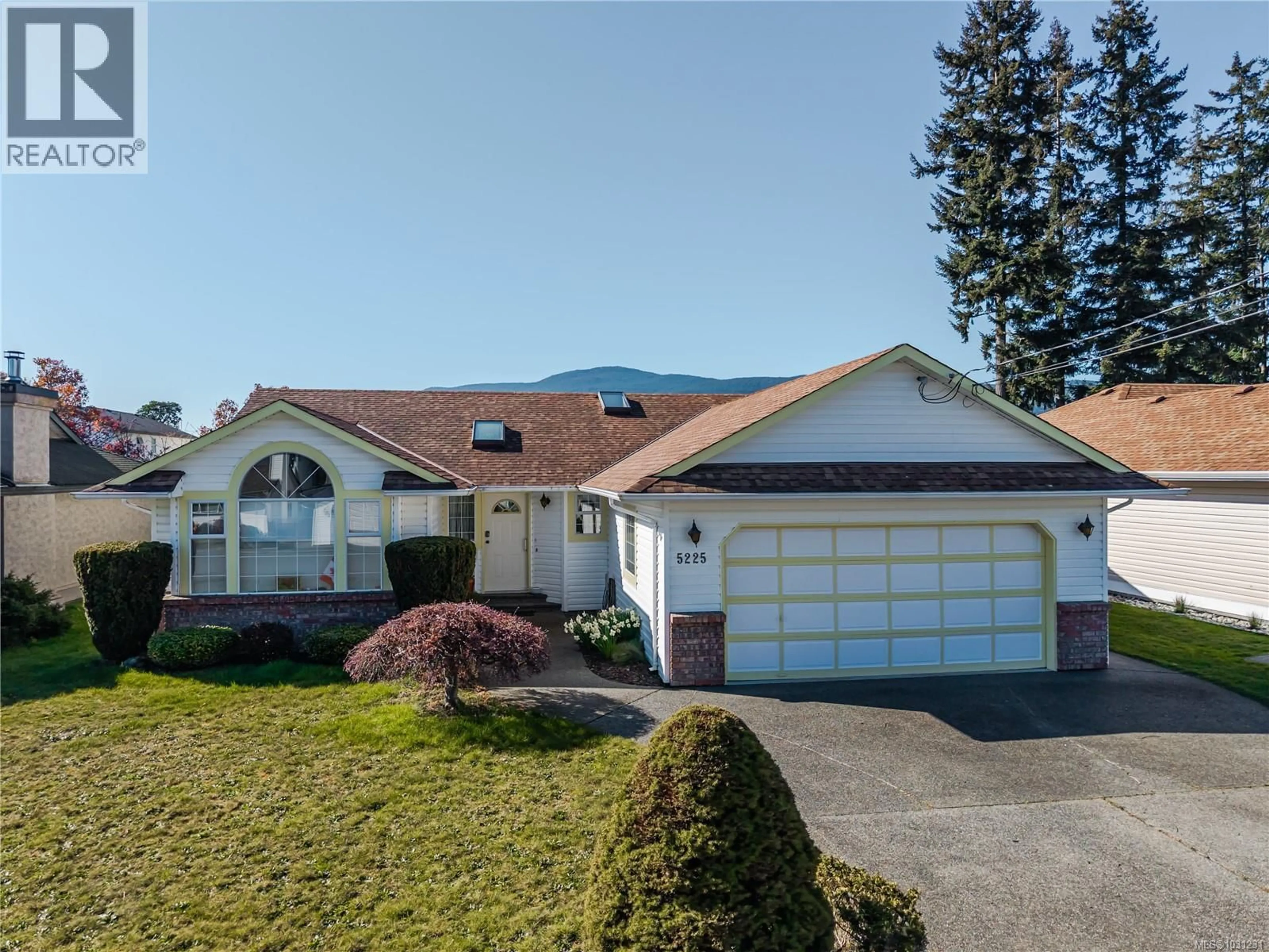 Home with vinyl exterior material, unknown for 5225 KAITLYNS WAY, Nanaimo British Columbia V9T5W1