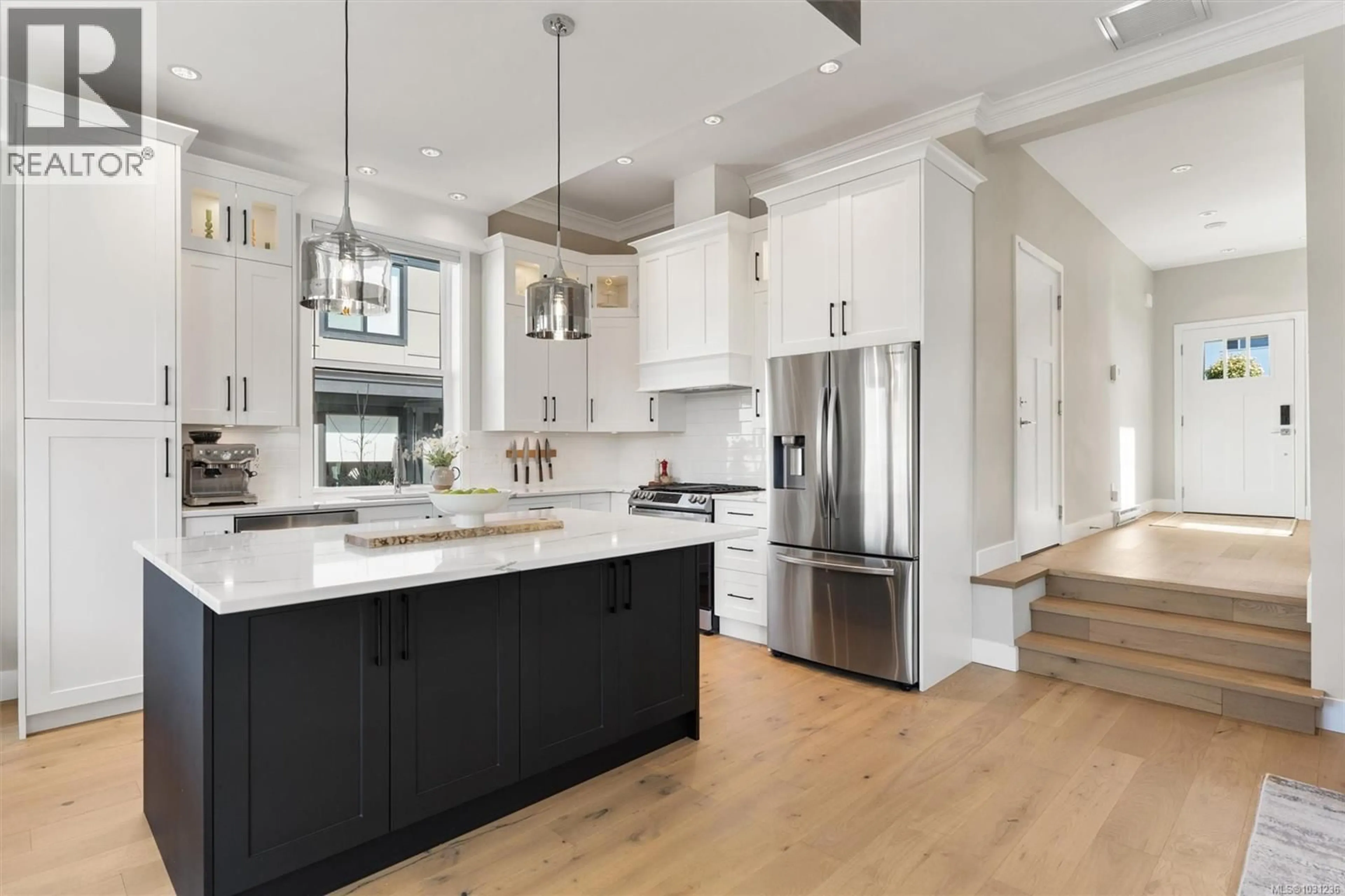 Open concept kitchen, unknown for 932 ARCADIA STREET, Esquimalt British Columbia V9A5X1