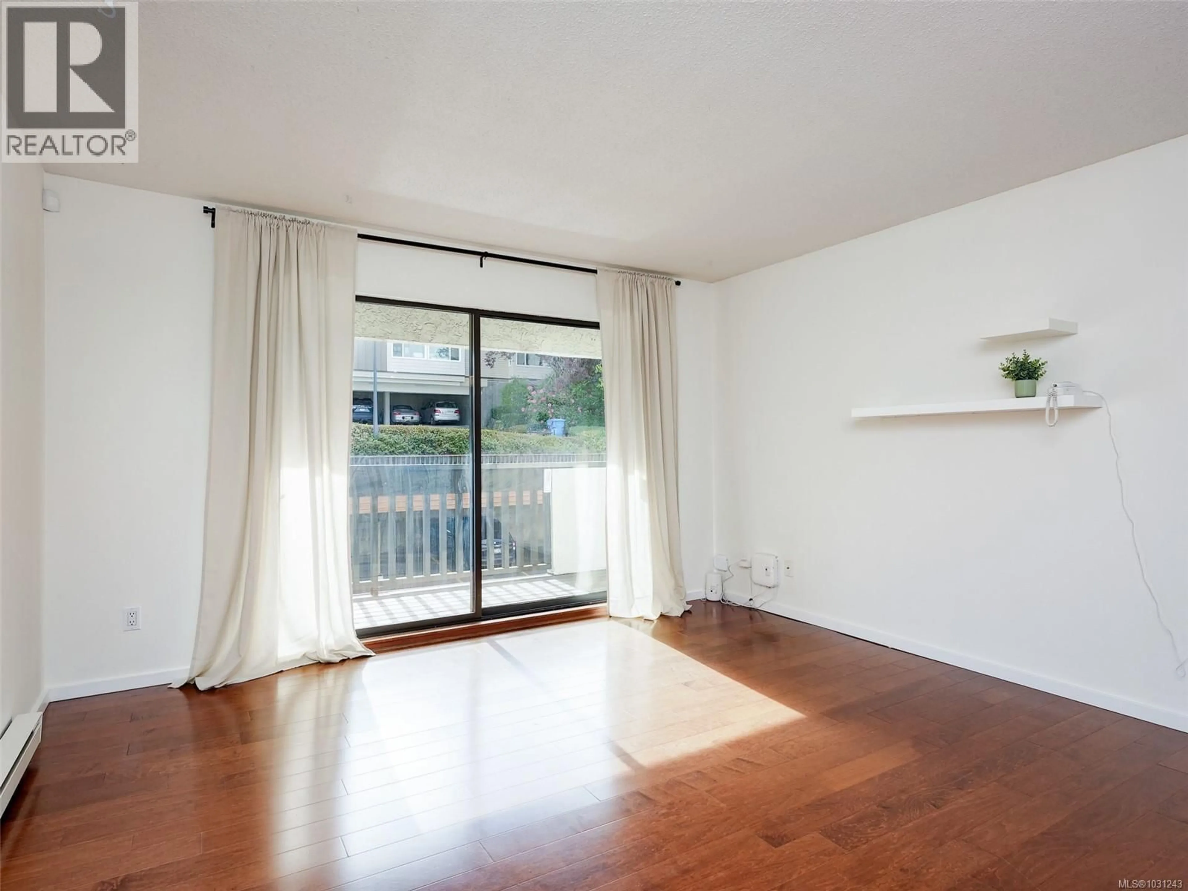 A pic of a room for 307 - 3277 GLASGOW AVENUE, Saanich British Columbia V8X1M3