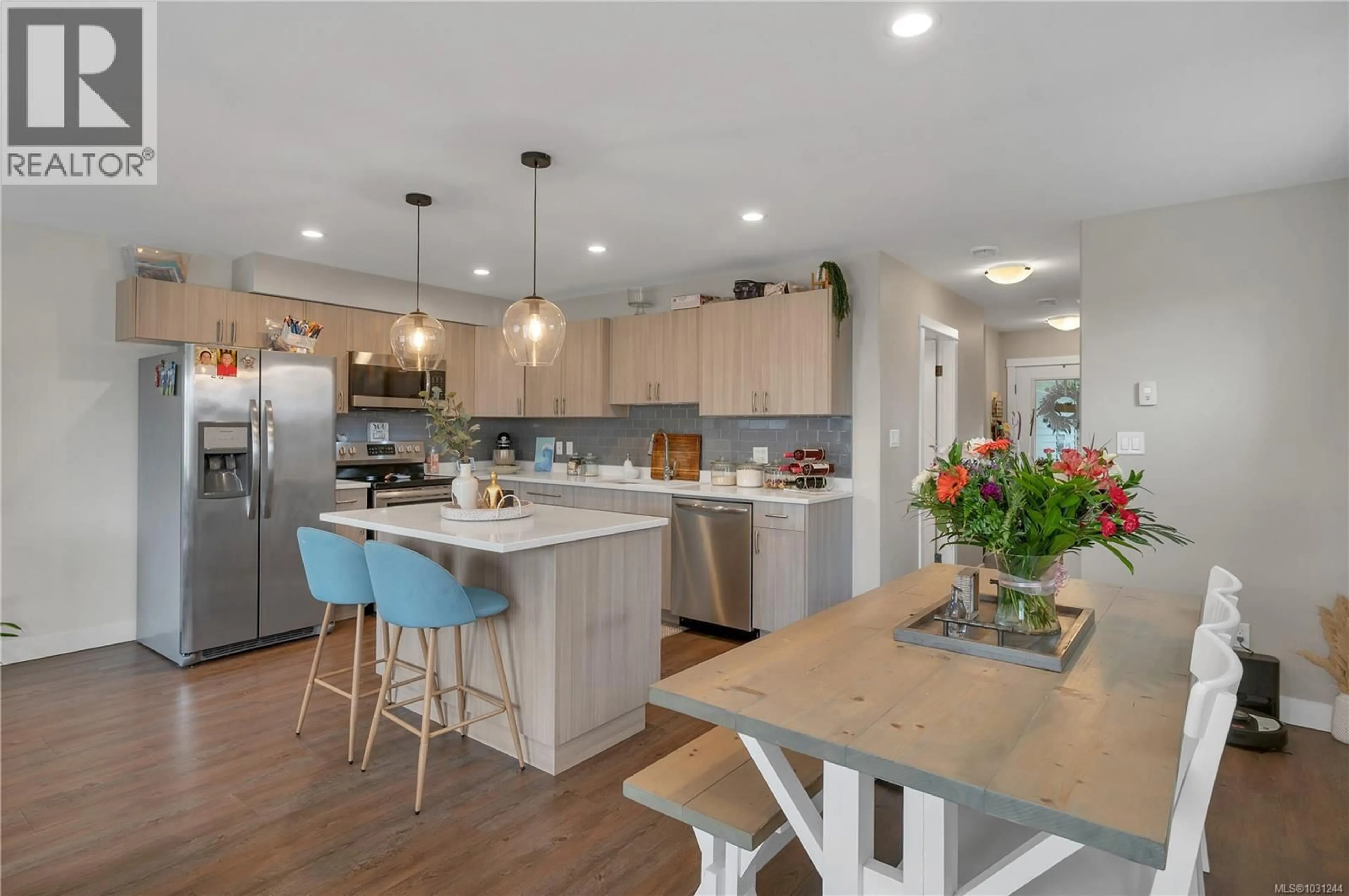 Open concept kitchen, unknown for A - 535 PETERSEN ROAD, Campbell River British Columbia V9W3H6