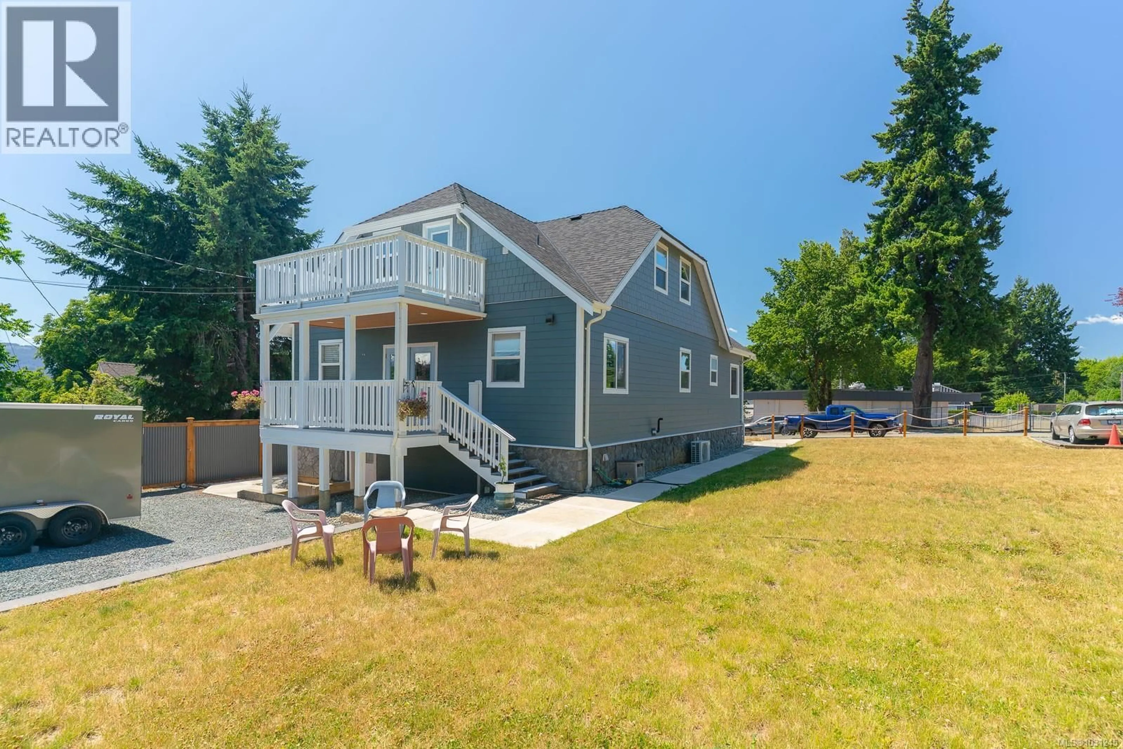 A pic from outside/outdoor area/front of a property/back of a property/a pic from drone, water/lake/river/ocean view for 3807 5TH AVENUE, Port Alberni British Columbia V9Y4K5