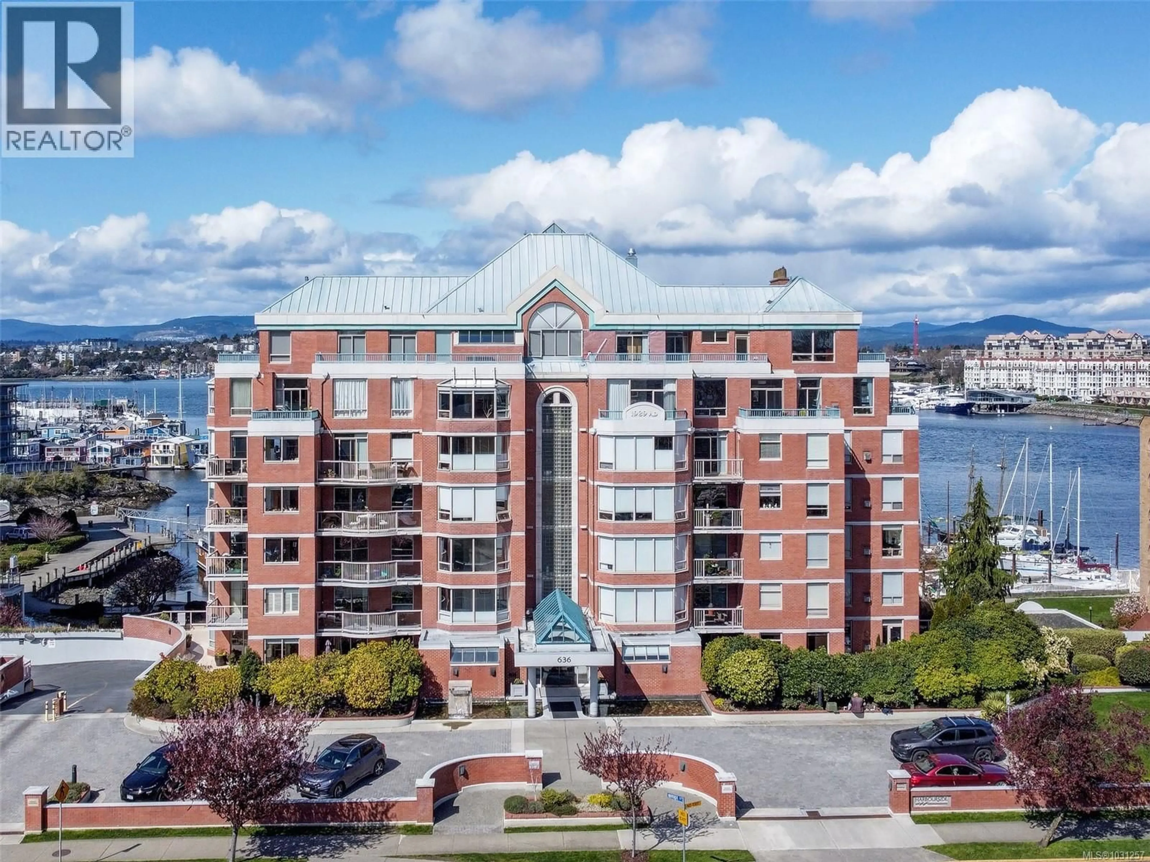 A pic from outside/outdoor area/front of a property/back of a property/a pic from drone, water/lake/river/ocean view for 502 - 636 MONTREAL STREET, Victoria British Columbia V8V4Y1
