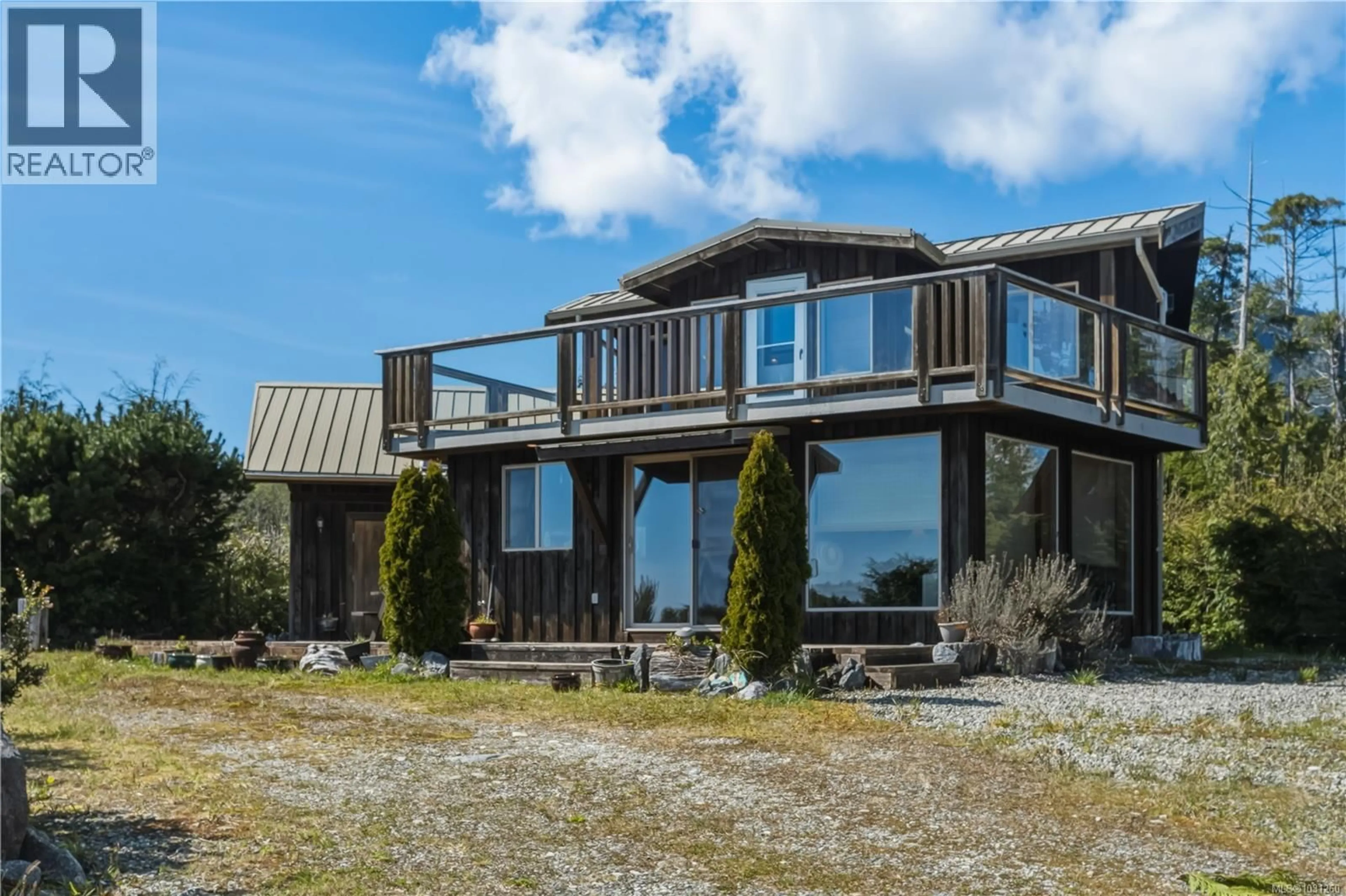 Home with vinyl exterior material, water/lake/river/ocean view for 1117 SIXTH AVENUE, Ucluelet British Columbia V0R3A0