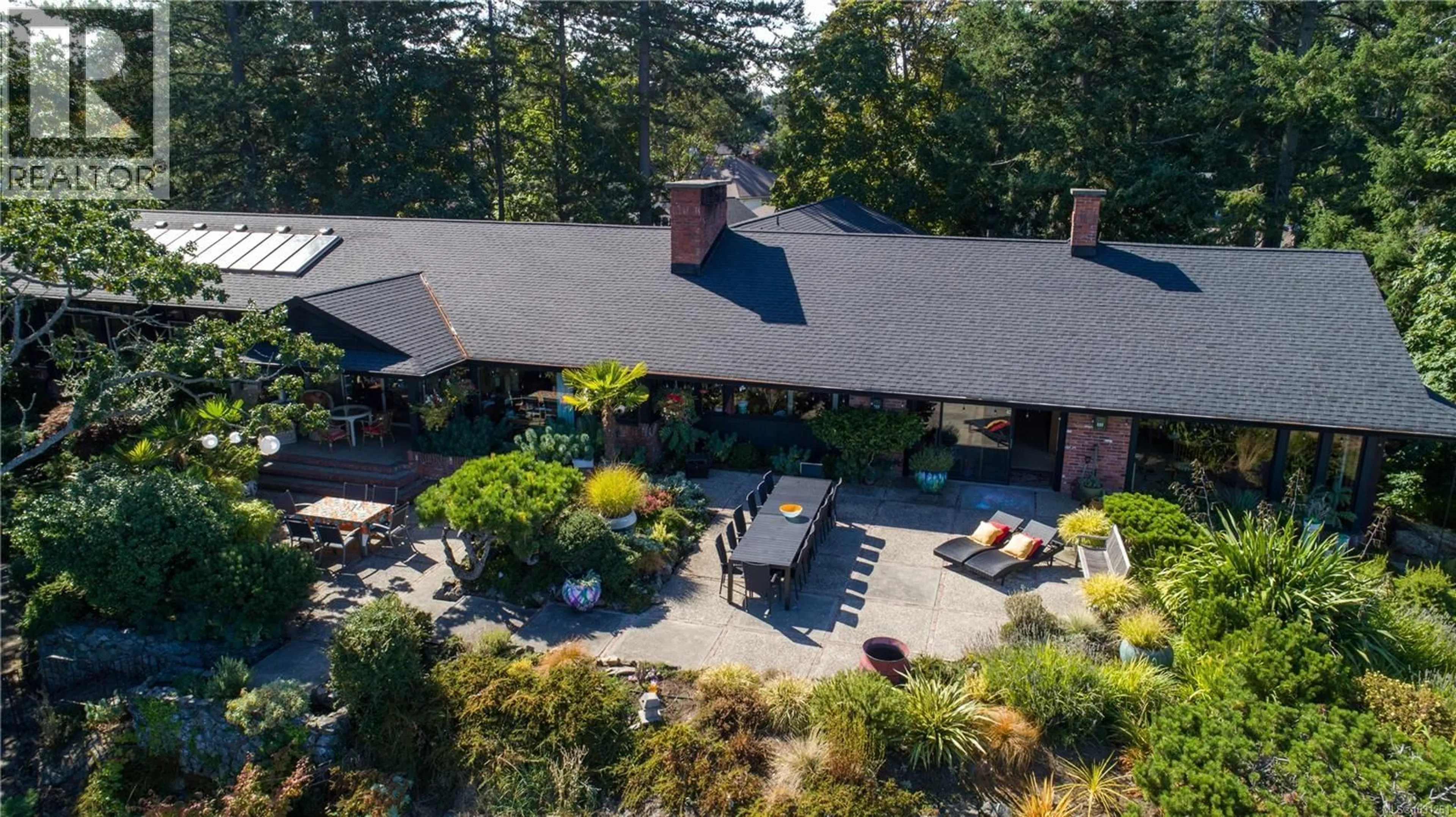 A pic from outside/outdoor area/front of a property/back of a property/a pic from drone, mountain view for 1996 FERNDALE ROAD, Saanich British Columbia V8N2Y6