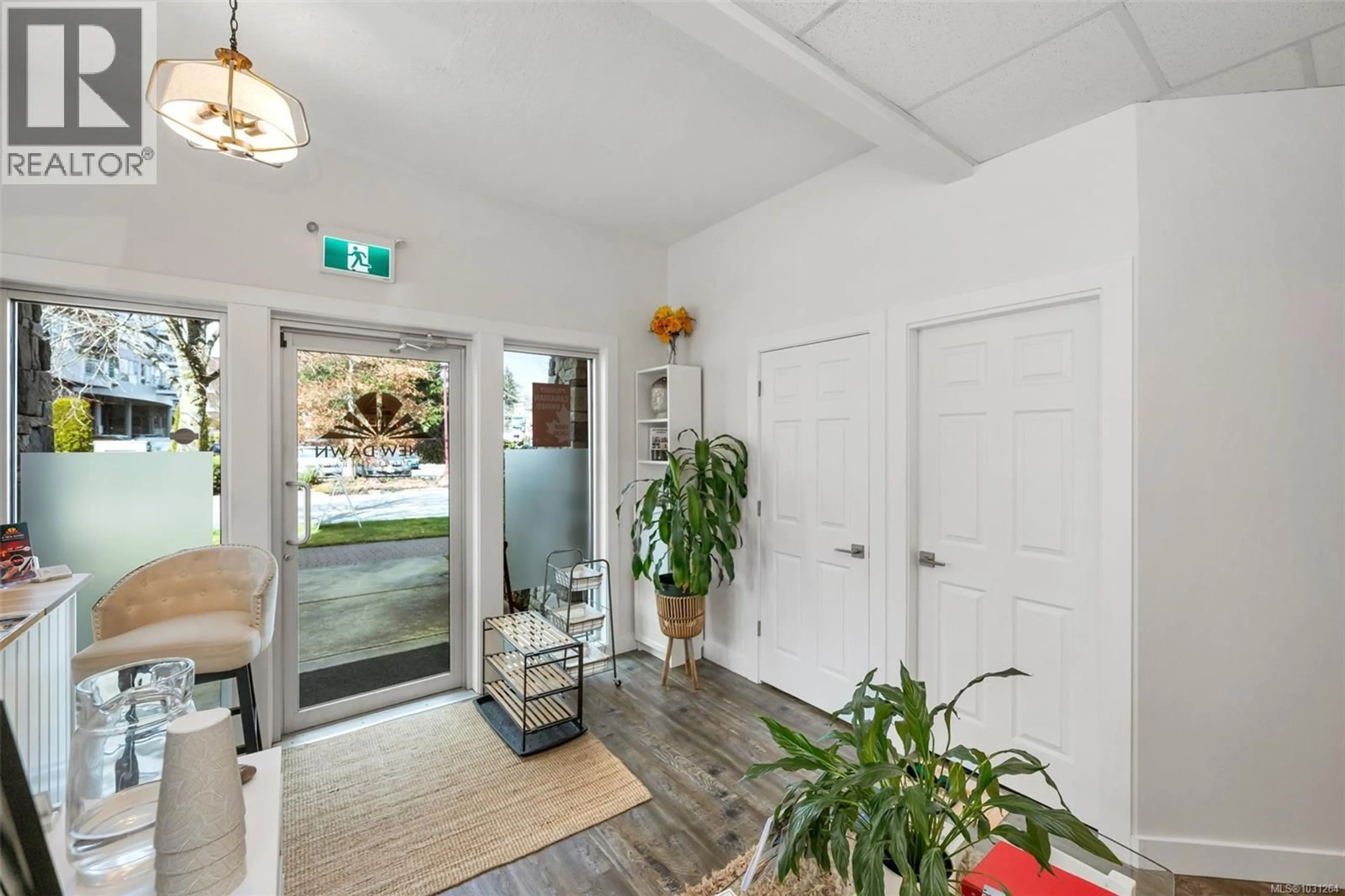 Indoor entryway for 111 - 689 HOFFMAN AVENUE, Langford British Columbia V9B4X1