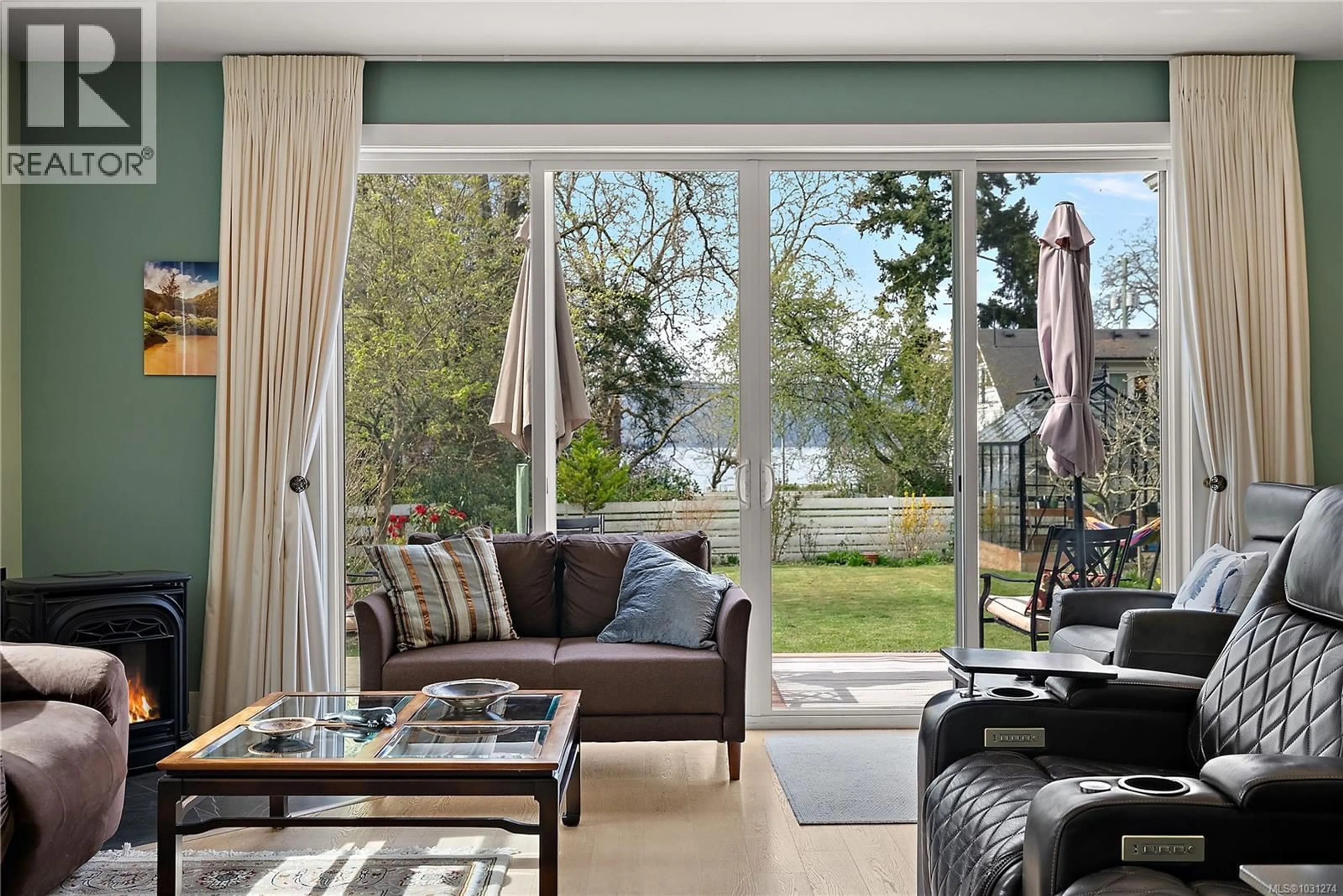 Living room with furniture, unknown for 10274 TSAYKUM ROAD, North Saanich British Columbia V8L5T8