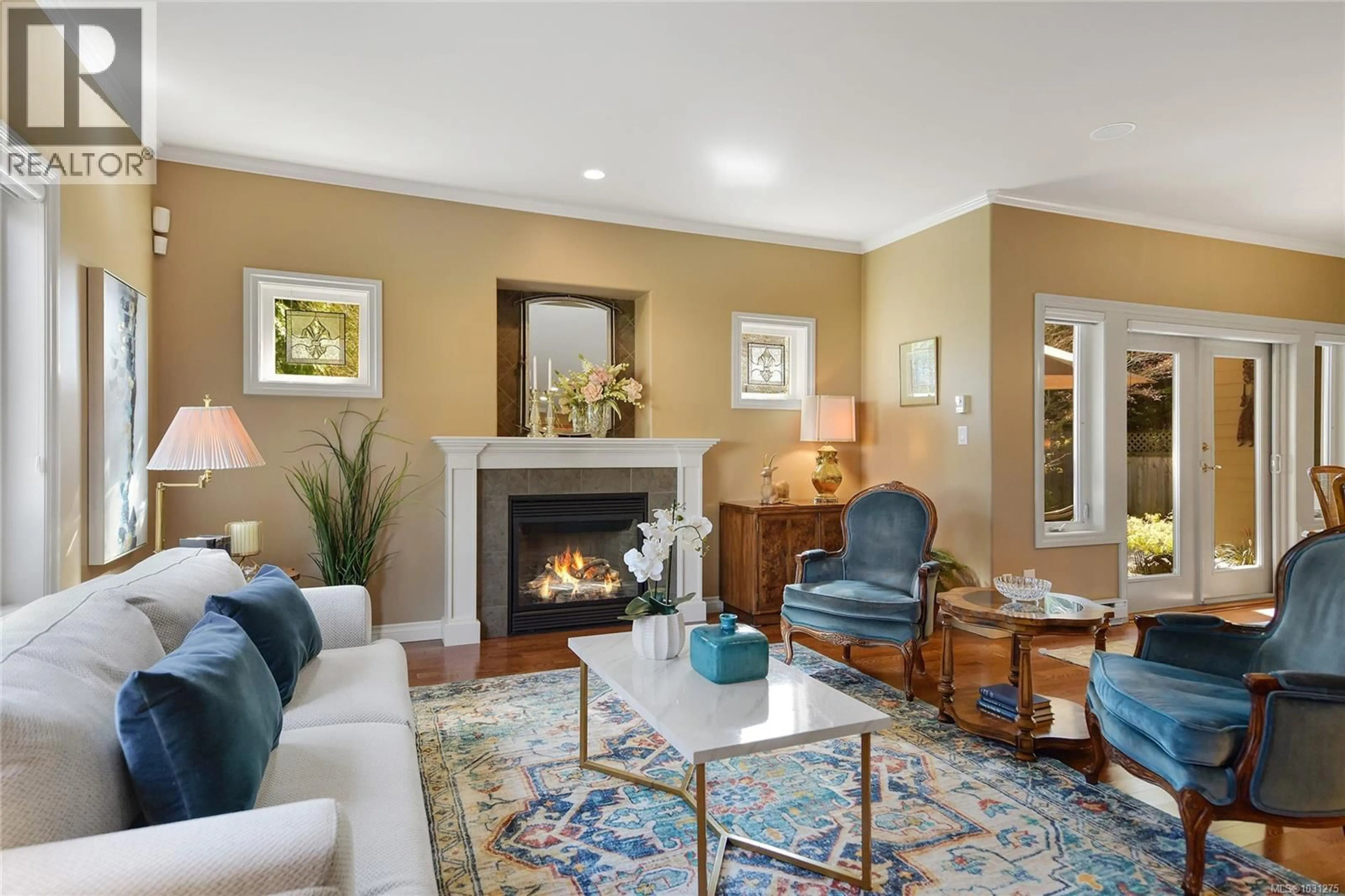 Living room with furniture, unknown for 2287 ADELA PLACE, Sidney British Columbia V8L3N3